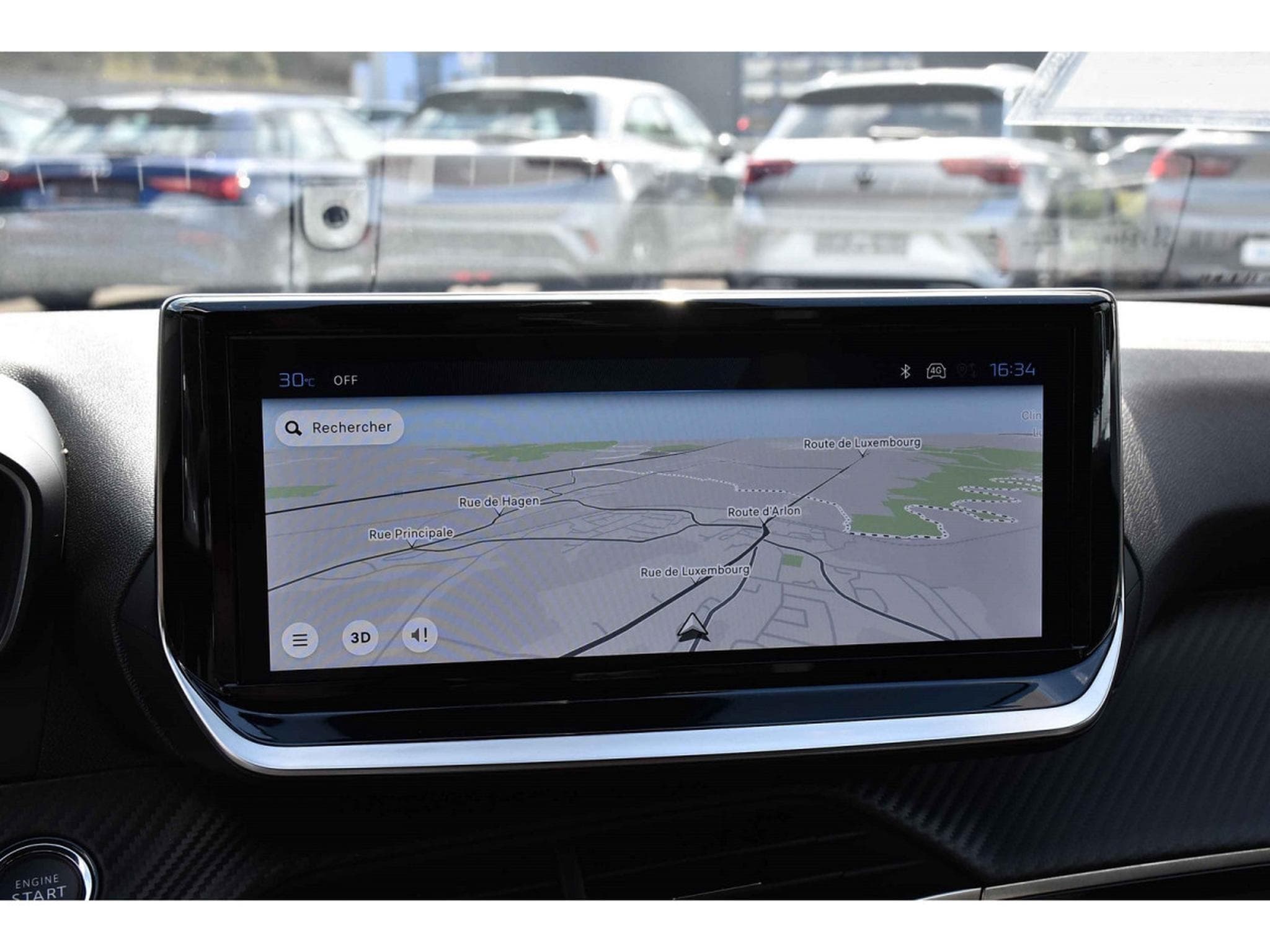 Peugeot 2008 1.2 PureTech Allure ACC GPS LANE SIDE REGUL CAM 360 1° MAIN (2025) - Photo 10