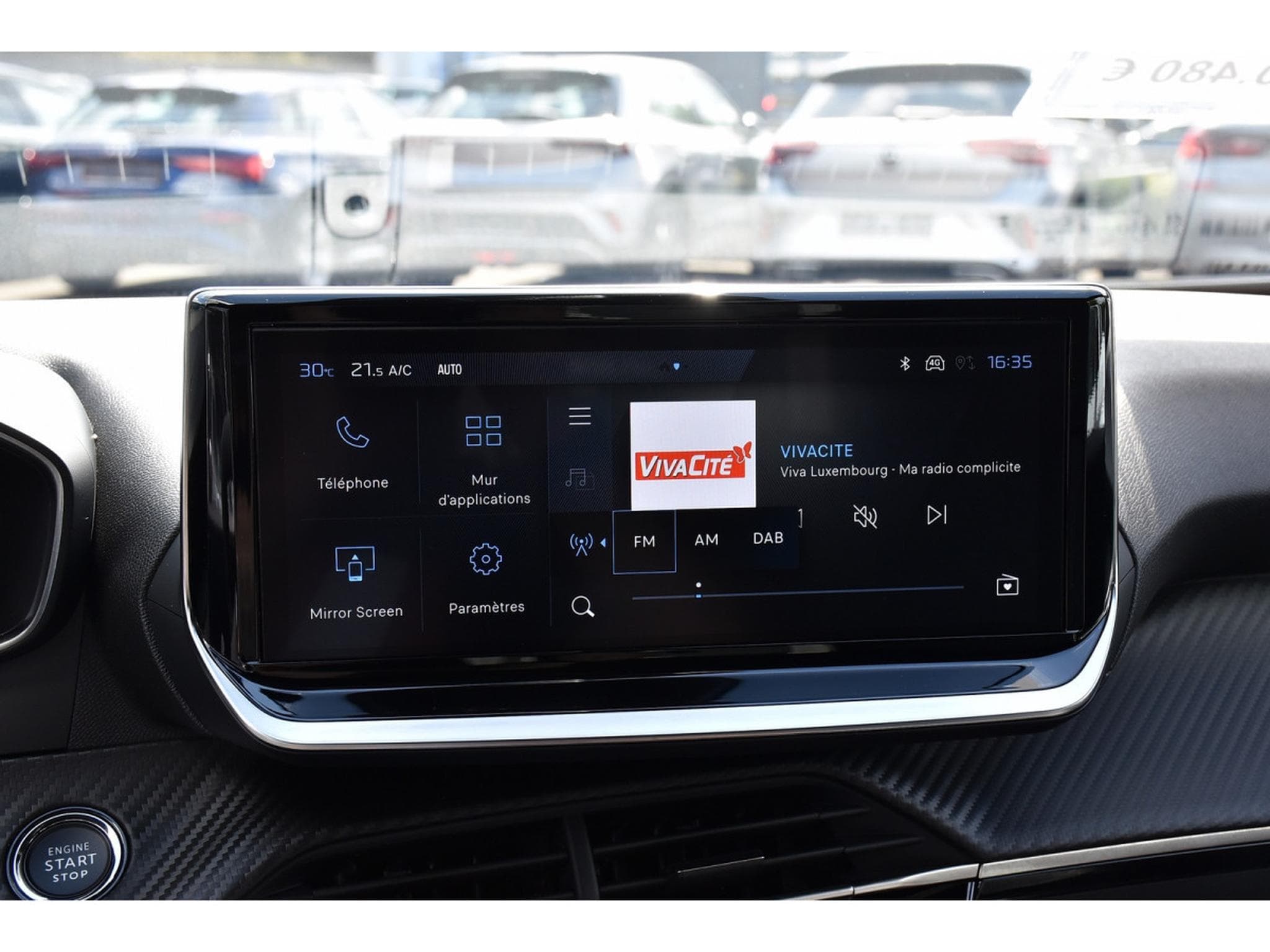 Peugeot 2008 1.2 PureTech Allure ACC GPS LANE SIDE REGUL CAM 360 1° MAIN (2025) - Photo 11