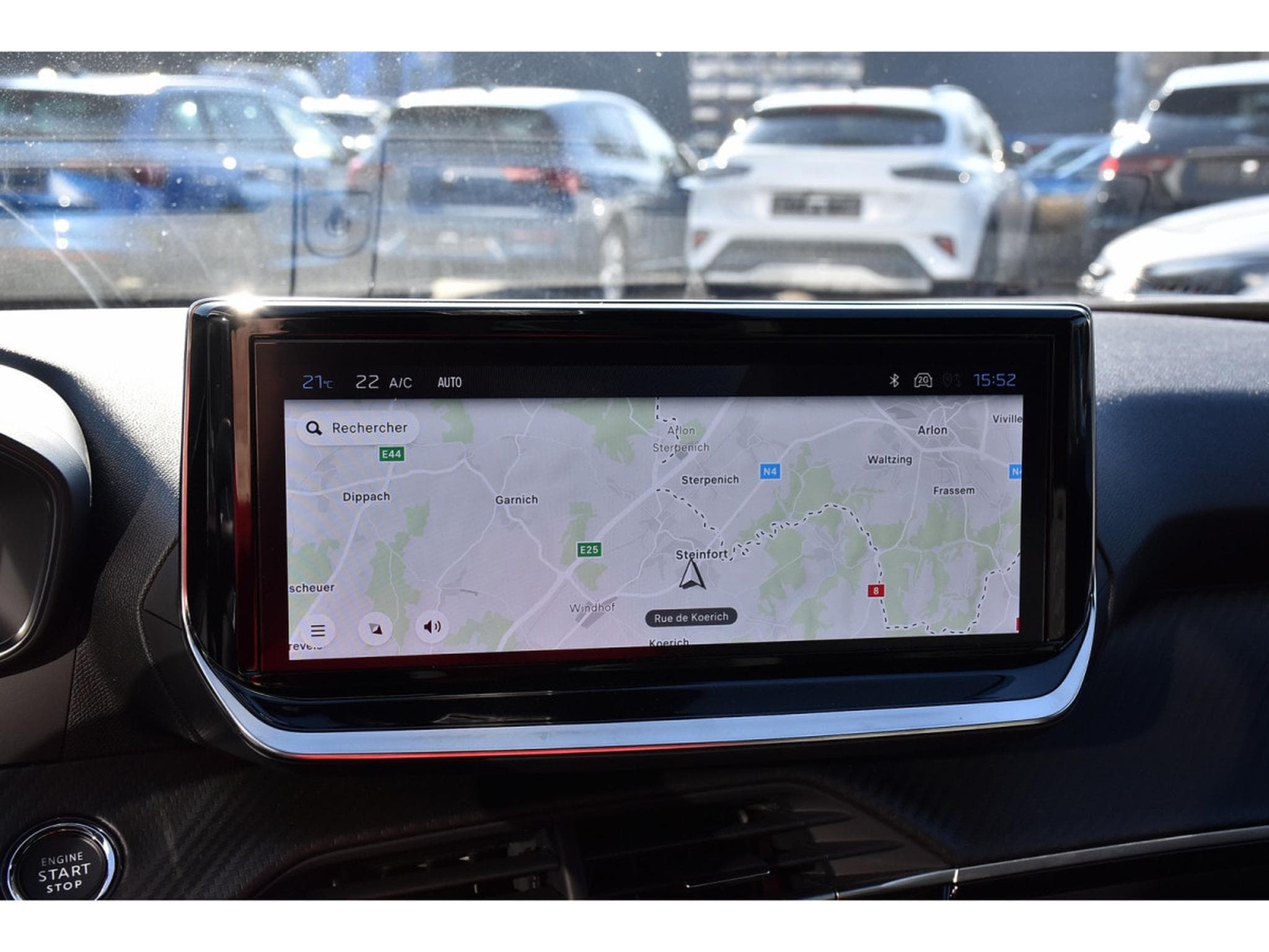 Peugeot 2008 1.2 PureTech Allure ACC GPS LANE SIDE REGUL CAM 360 1° MAIN (2025) - Photo 10