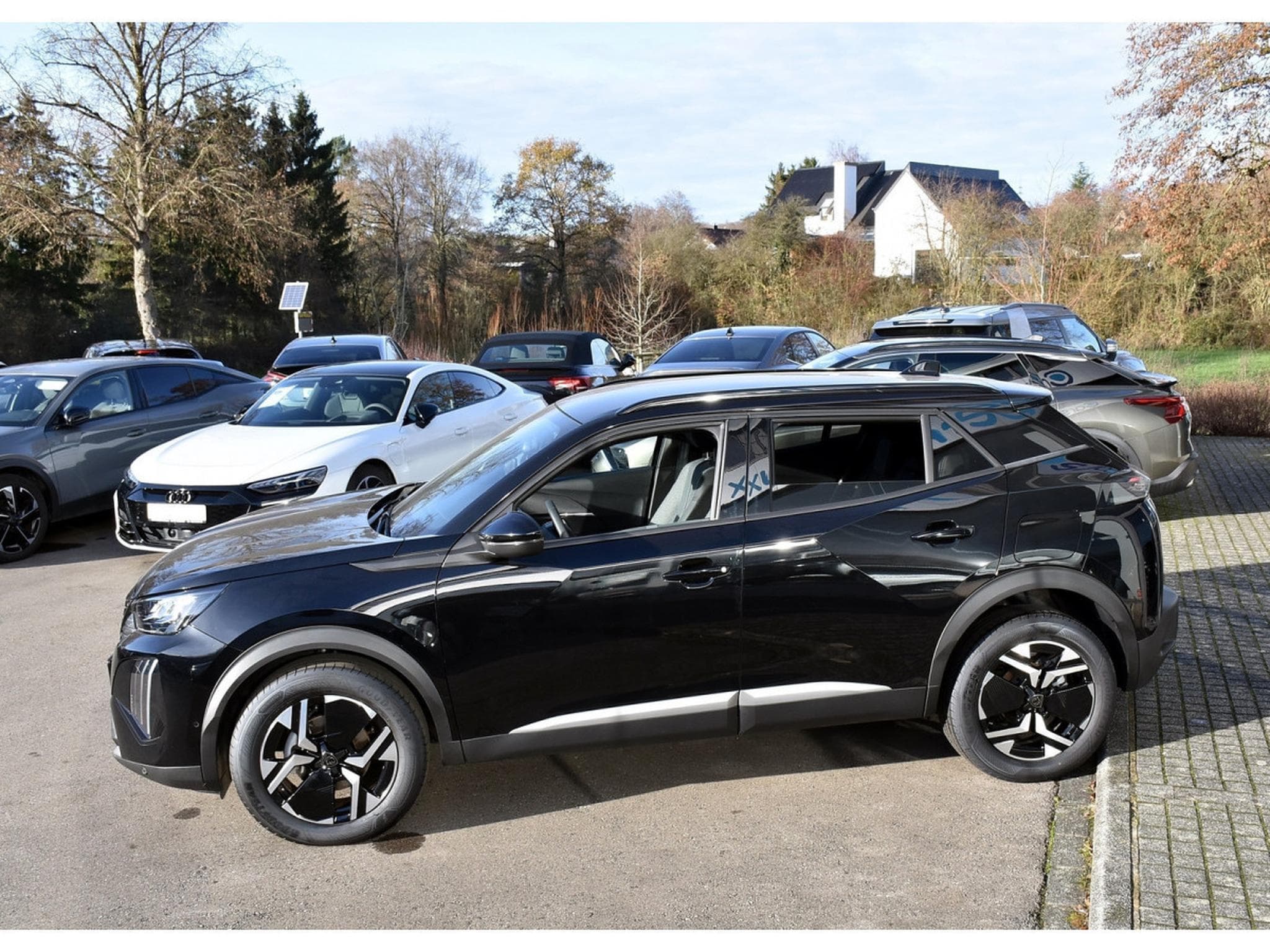 Peugeot 2008 1.2 PureTech Allure ACC GPS LANE SIDE REGUL CAM 360 1° MAIN (2025) - Photo 3