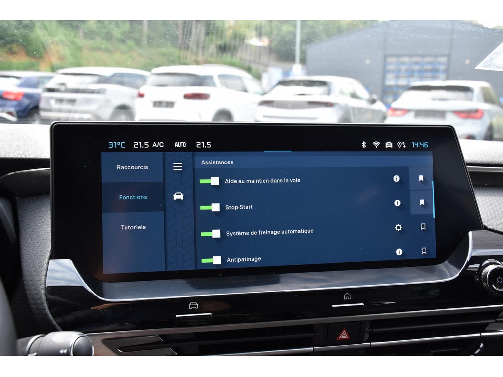 Citroën C5 X 1.2 PureTech PLUS EAT8 CUIR ACC LANE HUD CAM 1° MAIN (2024) - Photo 16
