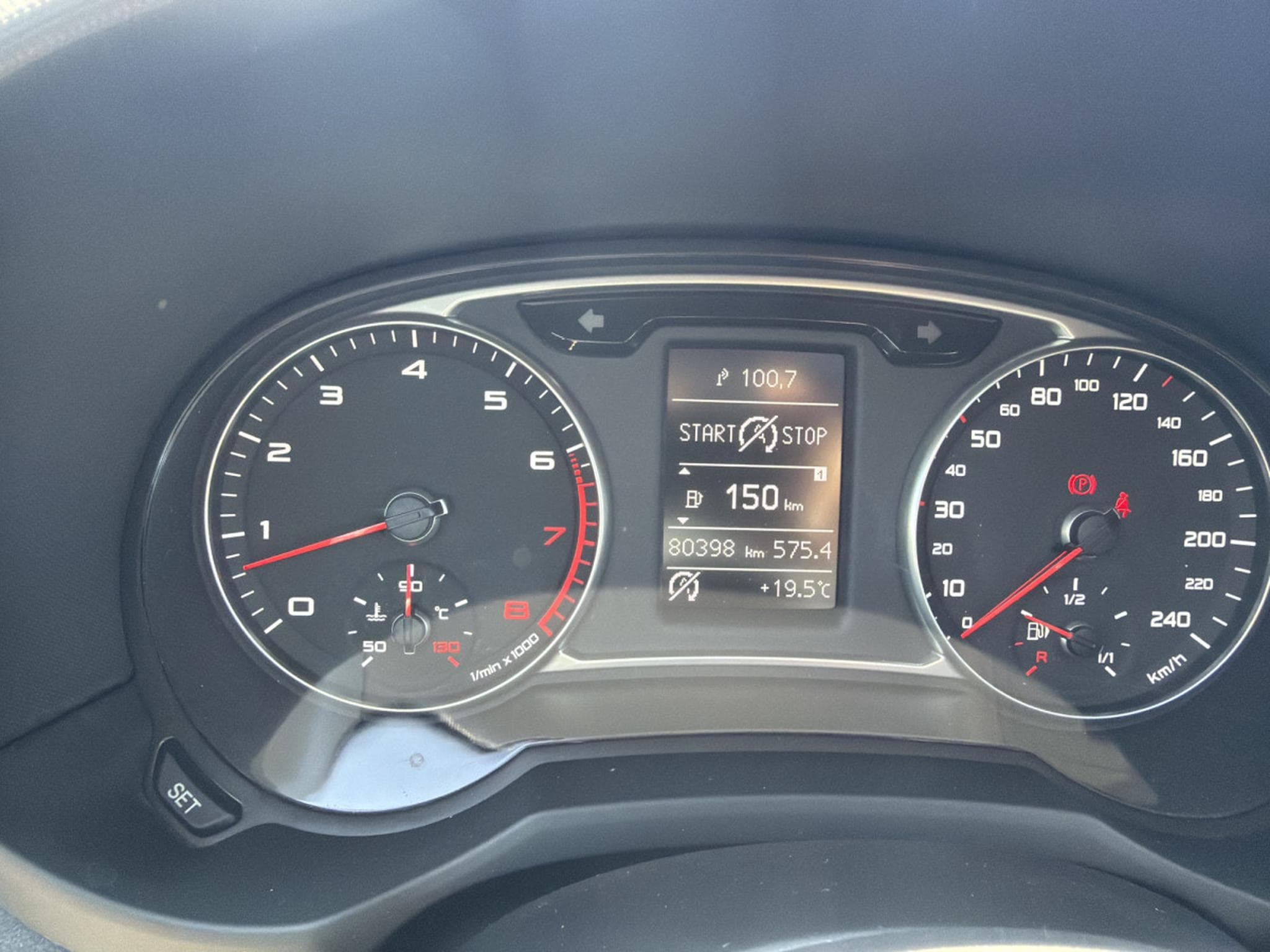 Audi A1 1.4 TFSI 122CV STRONIC (2012) - Photo 15