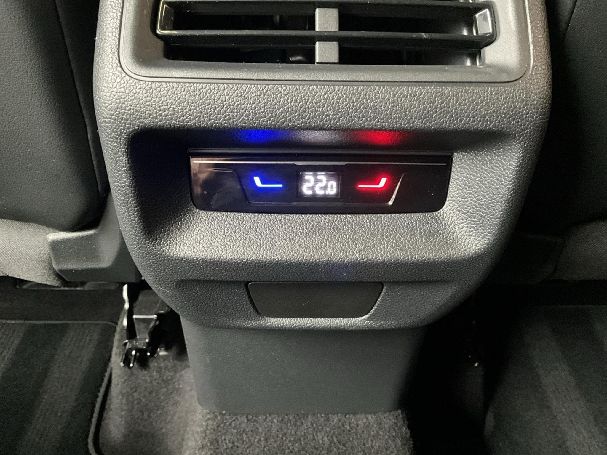 VW Tiguan R-Line+DSG+PHEV+Black-Style+Pano+AHK (2025) - Photo 23