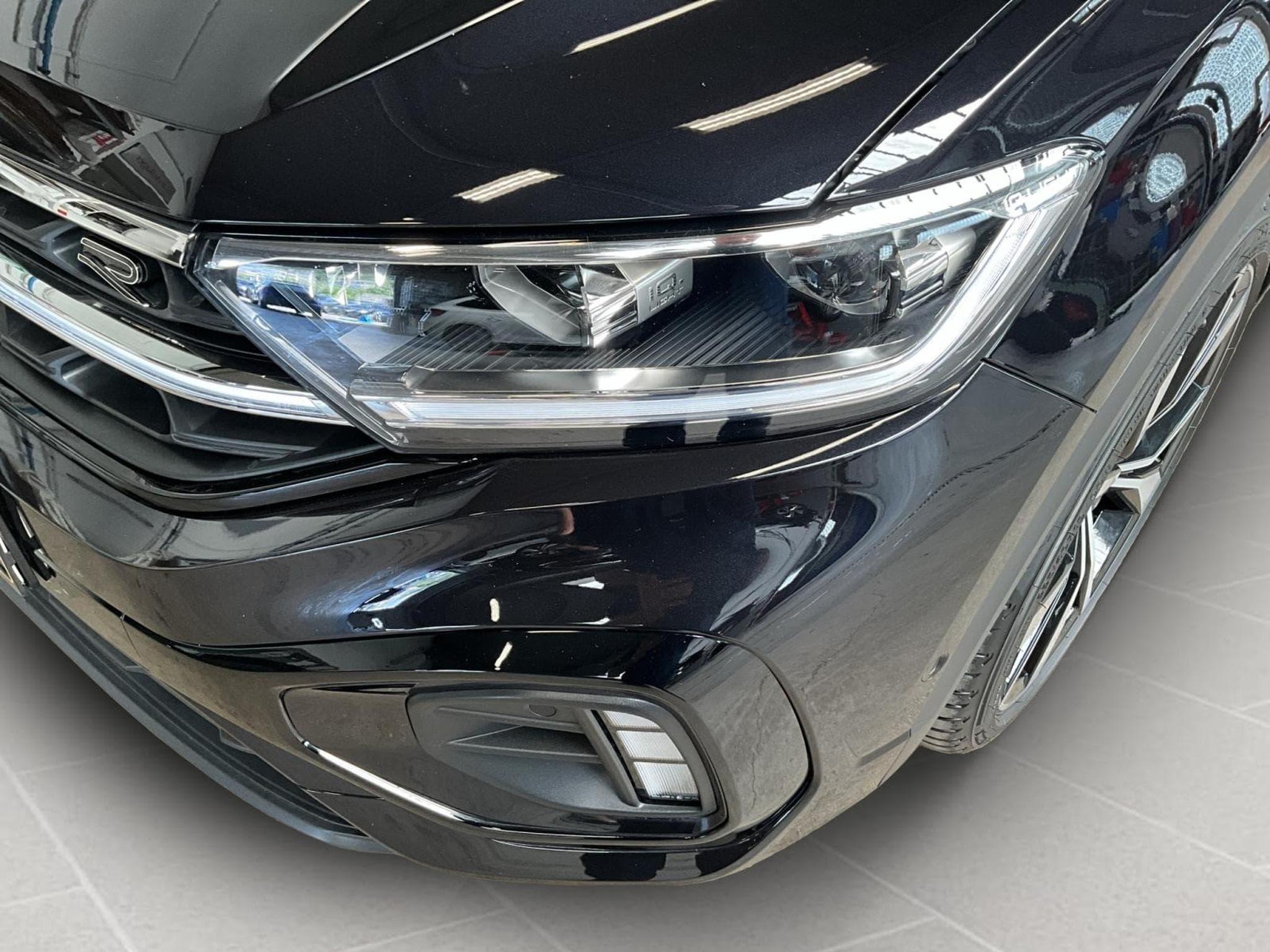 VW T-Roc R-Line+DSG+LED+BEATS+BlackStyle+keyless (2023) - Photo 17