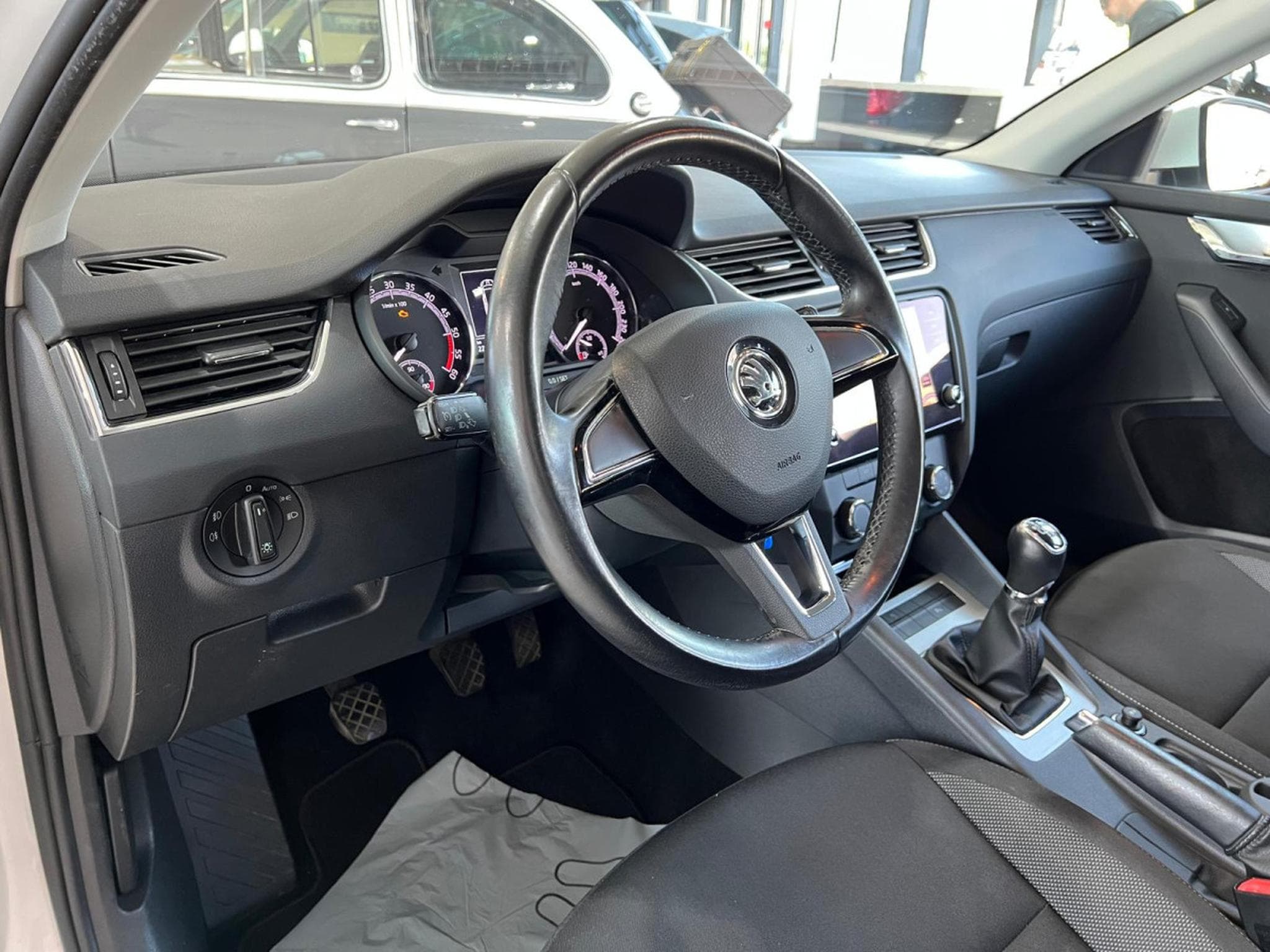 Skoda Octavia 1.6 TDI 116 NAVI, PDC,CARPLAY,ALU 16'' (2019) - Photo 12
