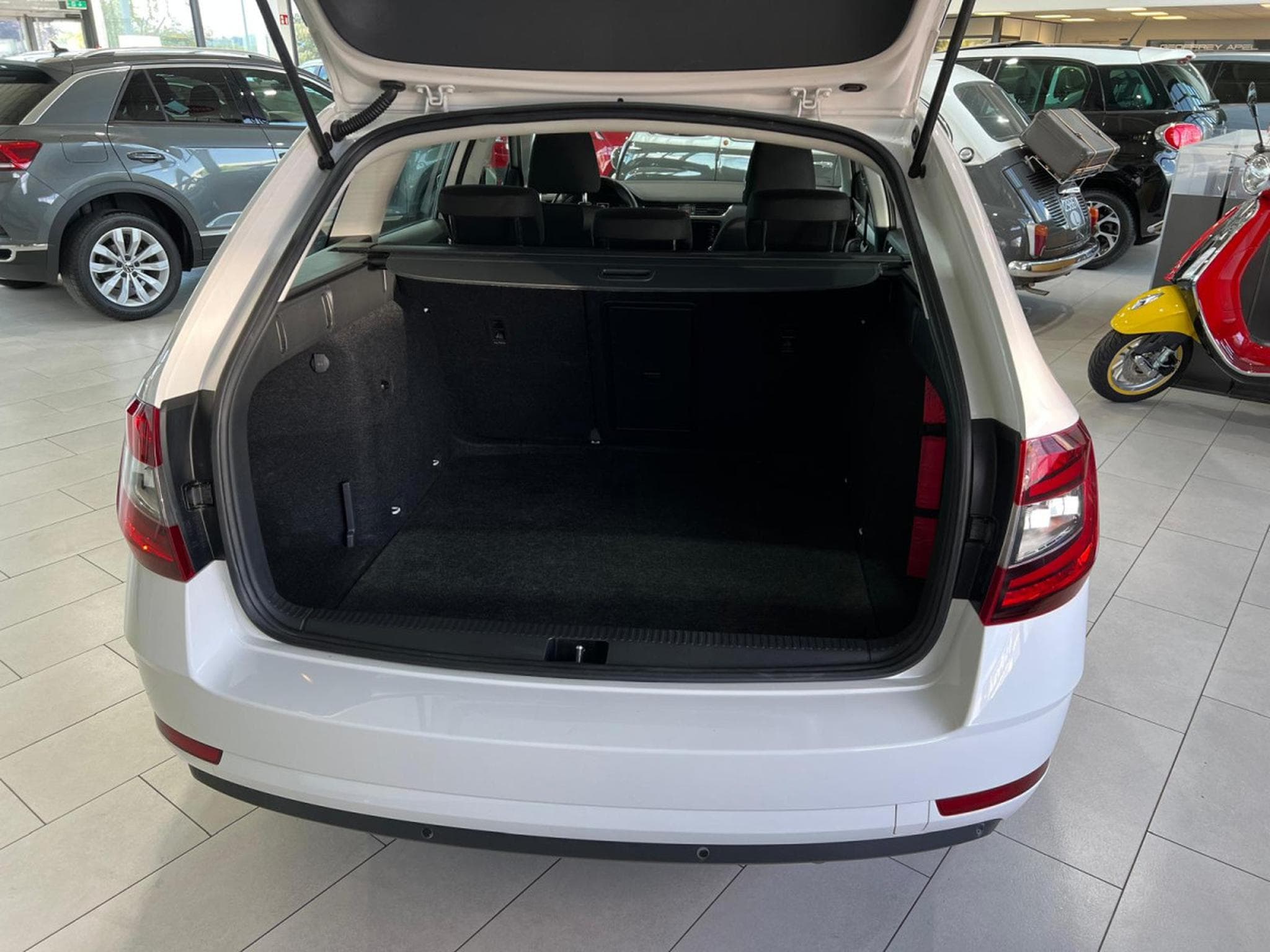 Skoda Octavia 1.6 TDI 116 NAVI, PDC,CARPLAY,ALU 16'' (2019) - Photo 13