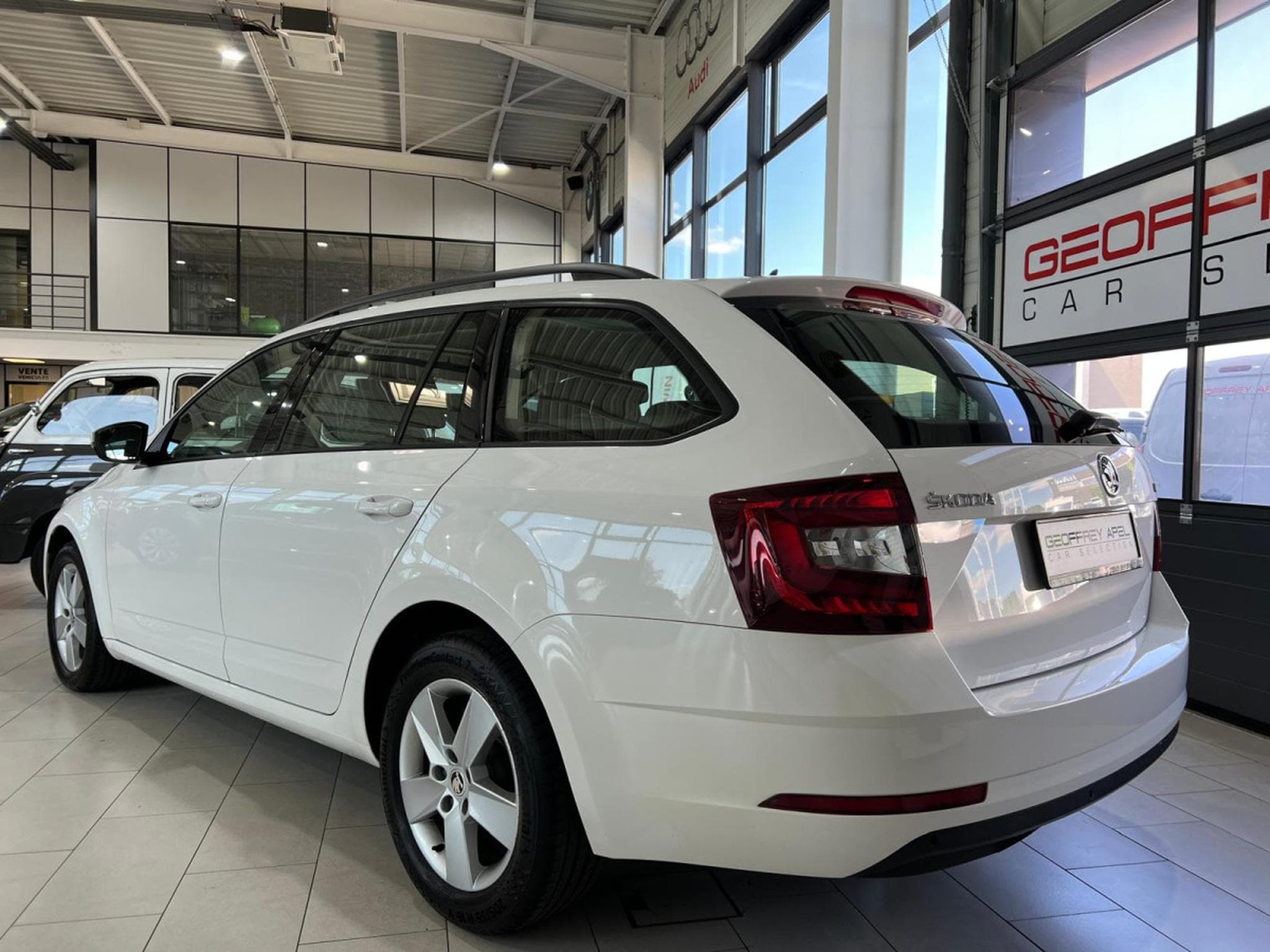 Skoda Octavia 1.6 TDI 116 NAVI, PDC,CARPLAY,ALU 16'' (2019) - Photo 3