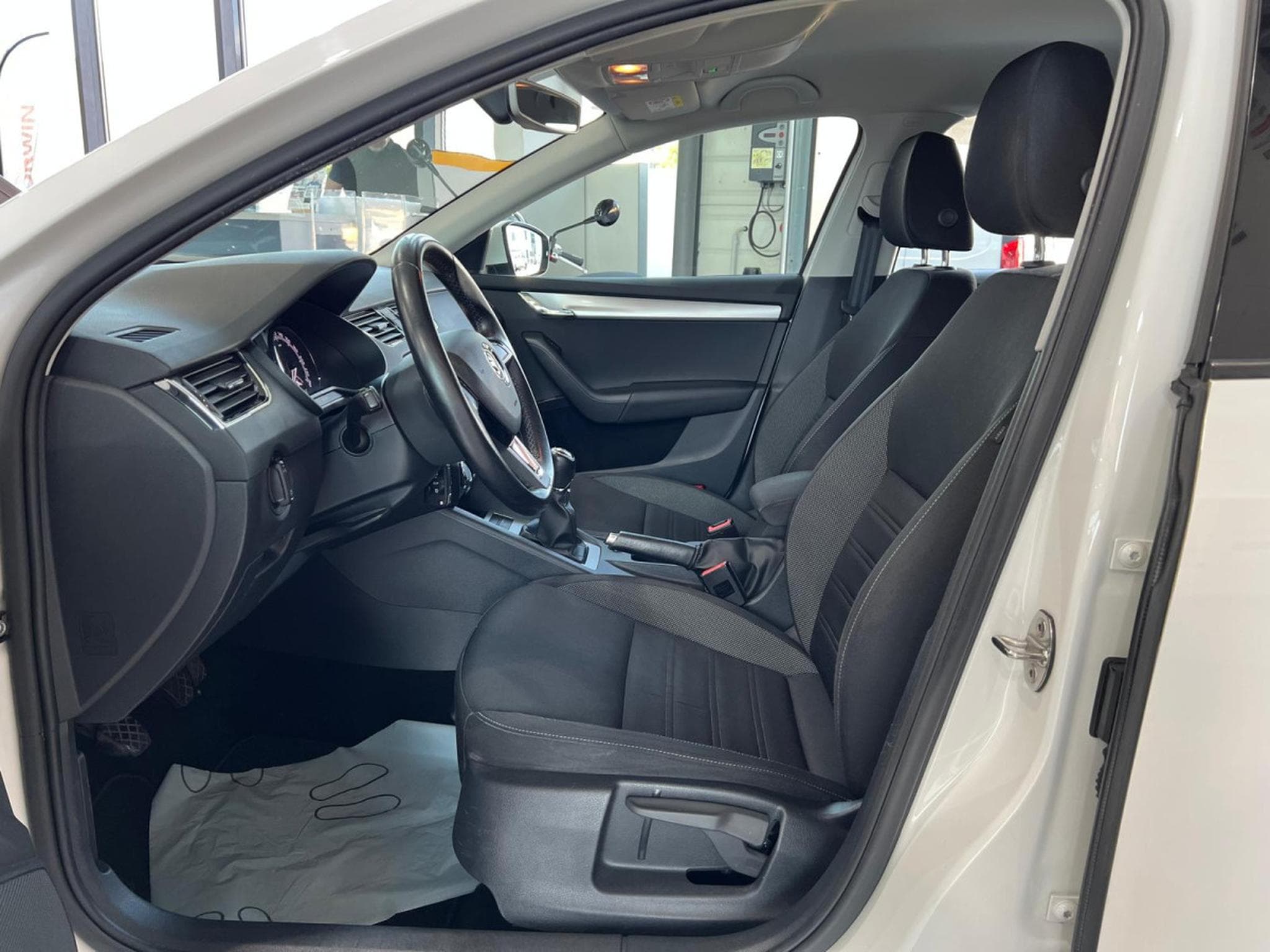 Skoda Octavia 1.6 TDI 116 NAVI, PDC,CARPLAY,ALU 16'' (2019) - Photo 6