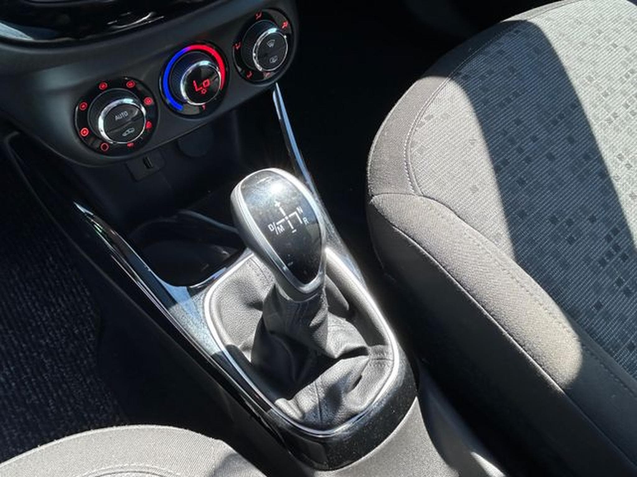 Opel Adam Adam Glam 1.4 *Automatik*Panorama*Euro6* (2017) - Photo 13