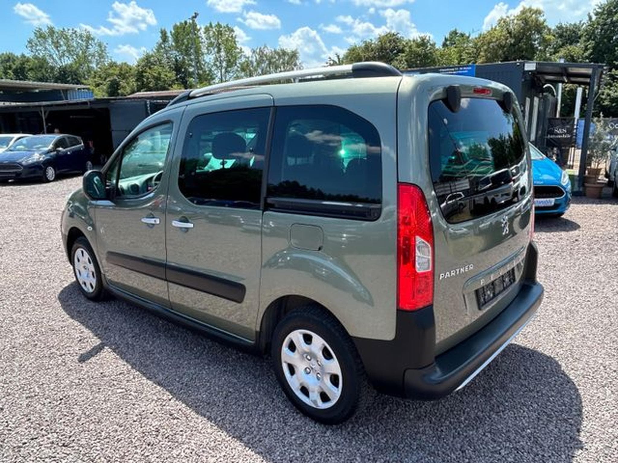 Peugeot Partner Partner Tepee Outdoor  1.6 *Klima*Euro5* (2011) - Photo 6