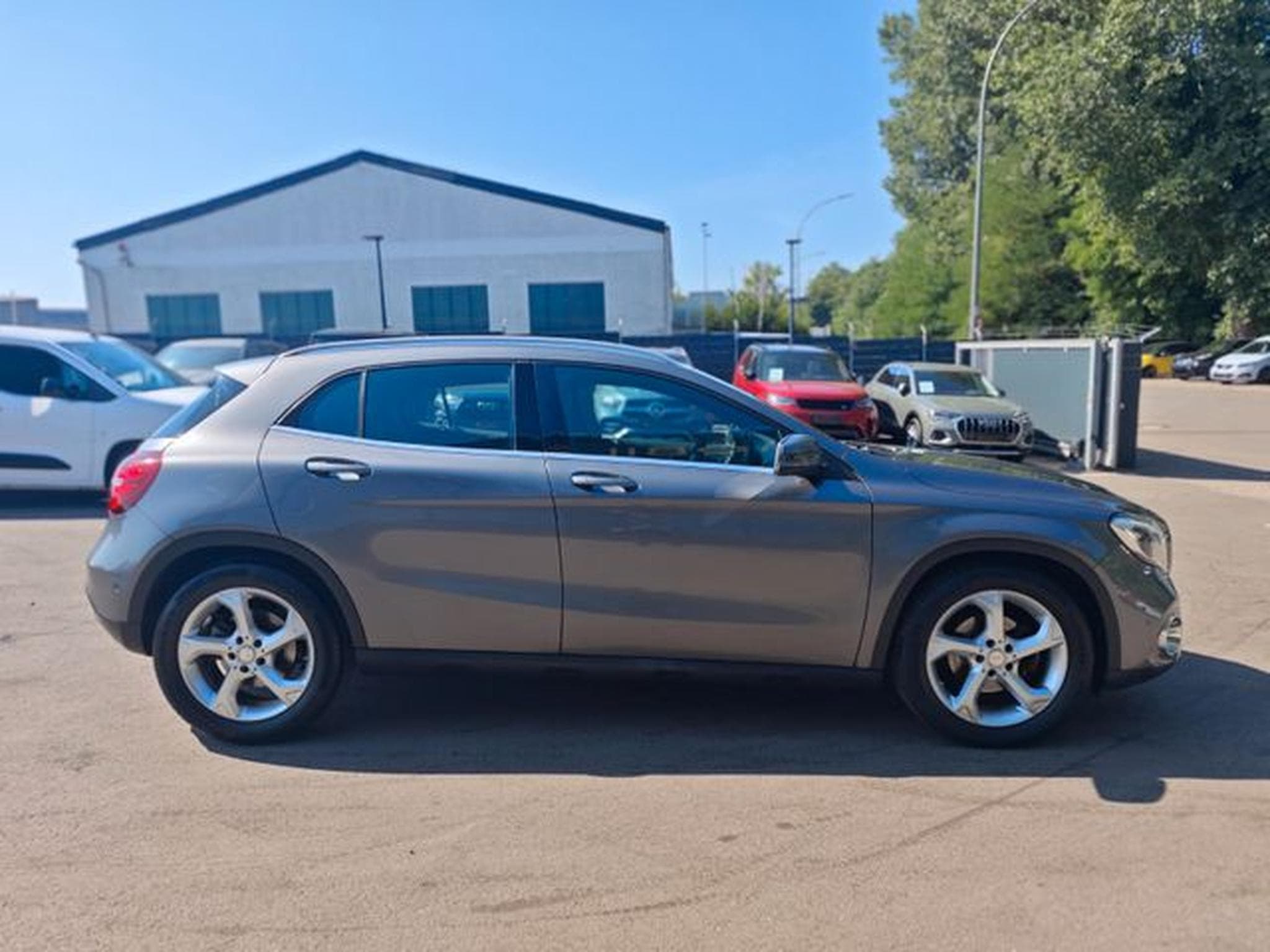 Mercedes GLA 200 GLA 200 *EXCLUSIVE PAKET/URBAN-LINE/LEDER/1.HD* (2017) - Photo 14