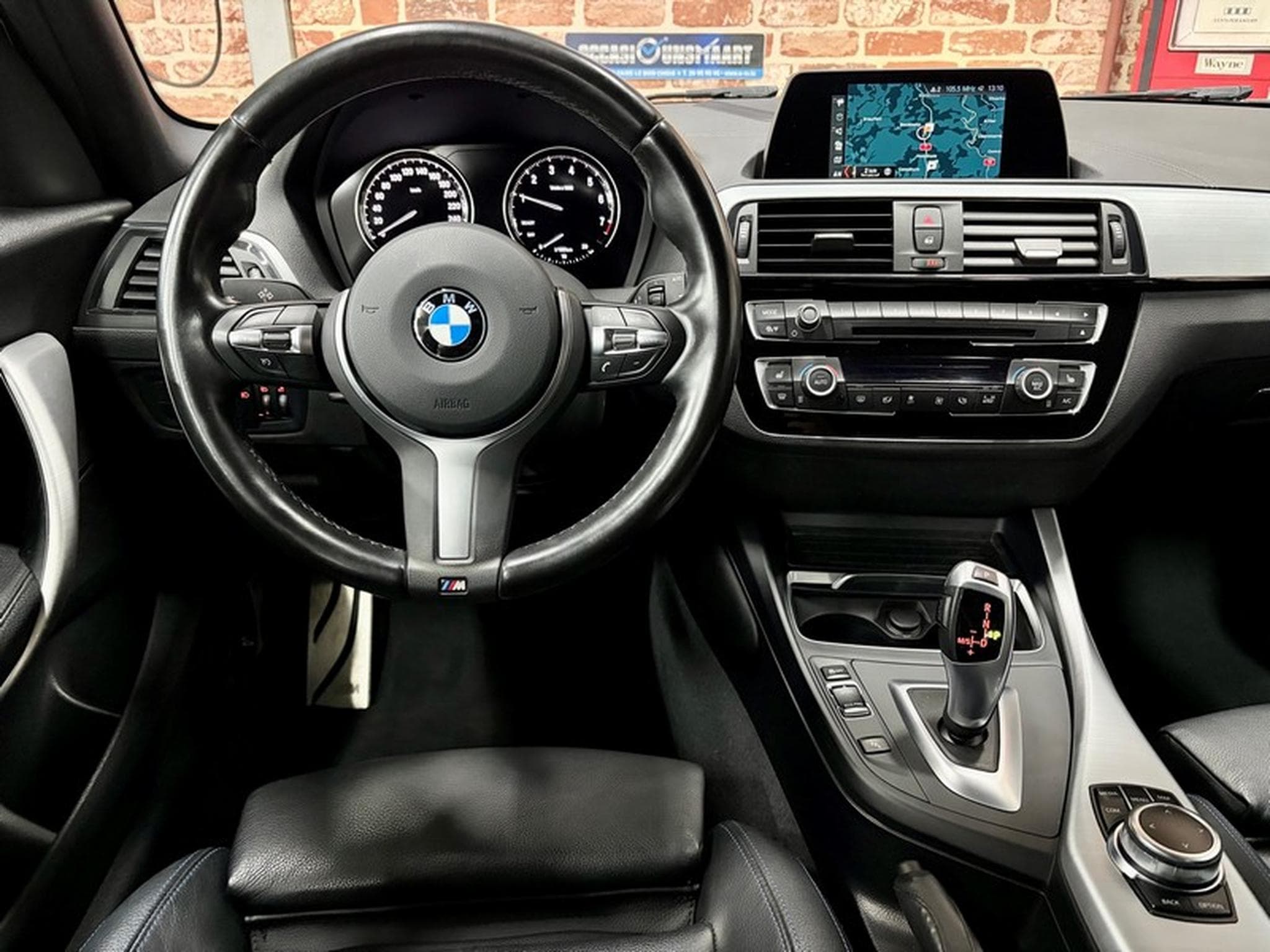 BMW 118 118iA 136cv Auto M-SPORT (2019) - Photo 4
