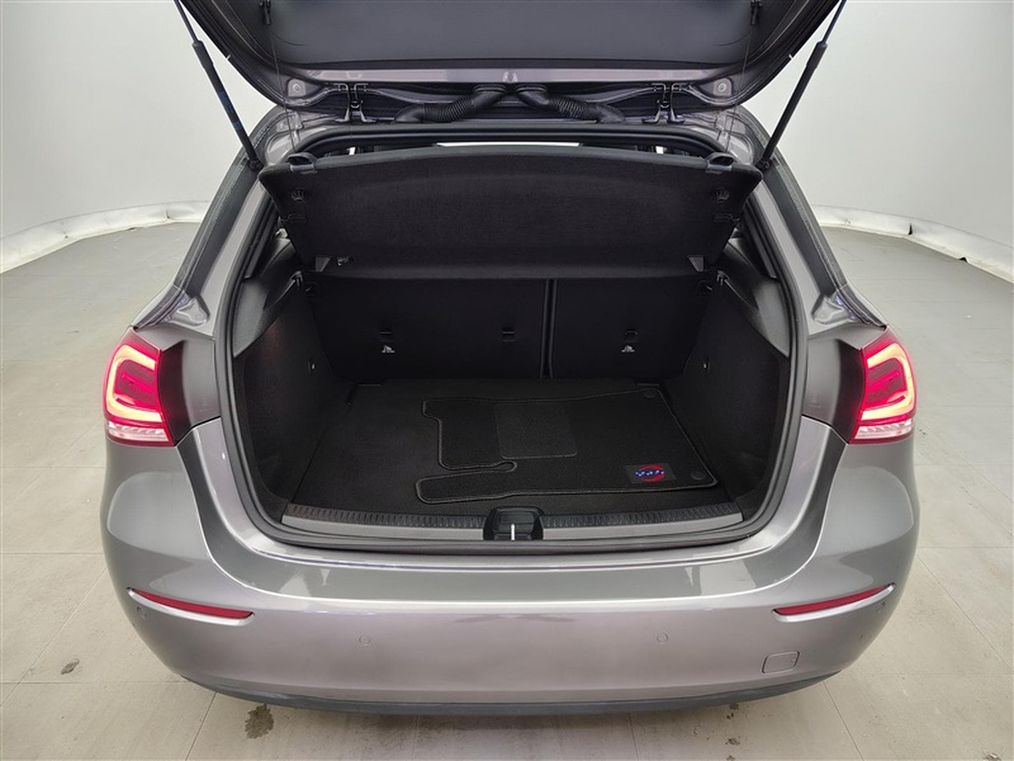 Mercedes A 180 A 180  Business solution NAVI/FULL LED/TO PANO/JA (2022) - Photo 13