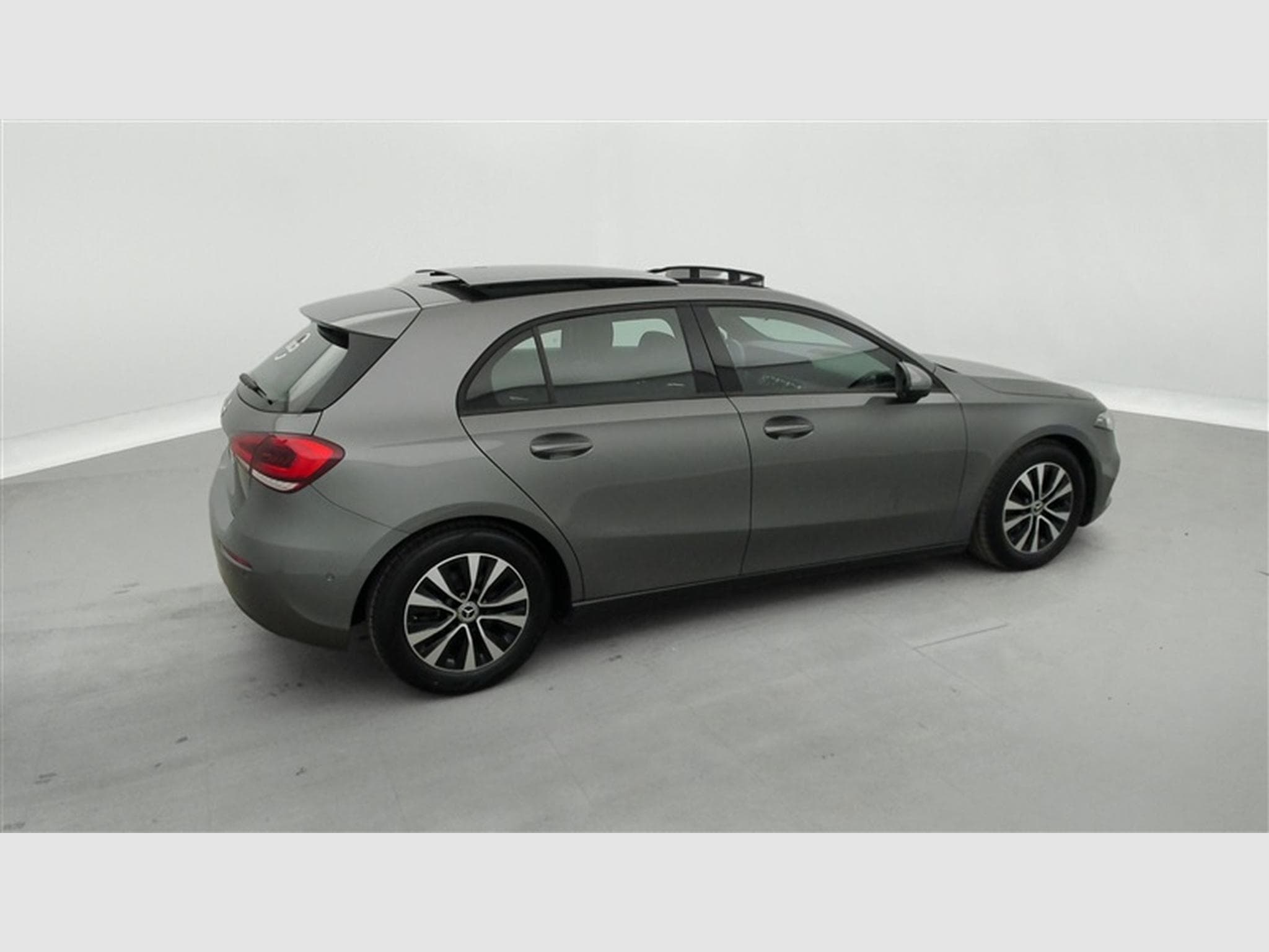 Mercedes A 180 A 180  Business solution NAVI/FULL LED/TO PANO/JA (2022) - Photo 25