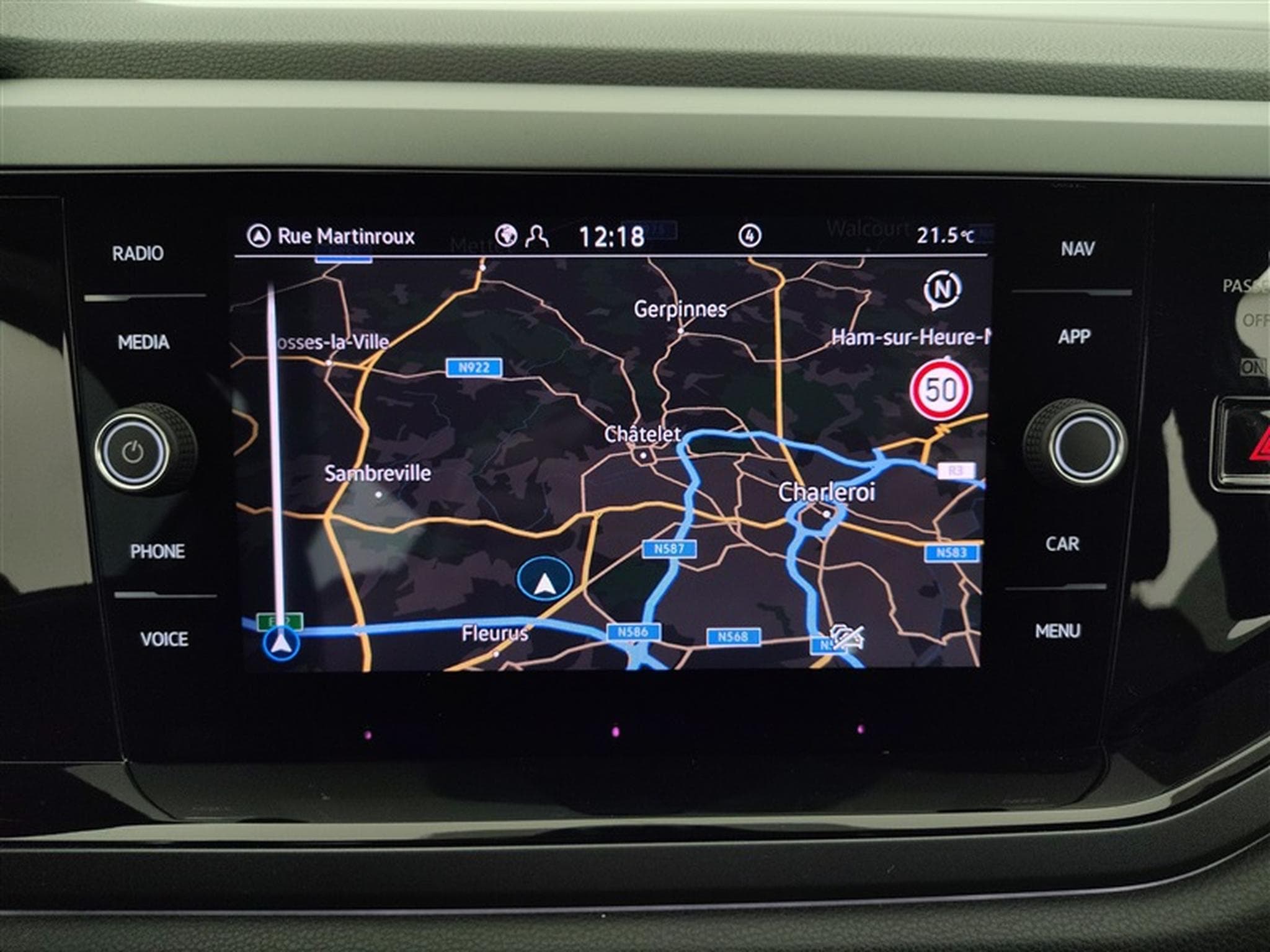 VW Taigo 1.0 TSI 115cv DSG R-Line NAVI / CARPLAY / TO PANO (2025) - Photo 11