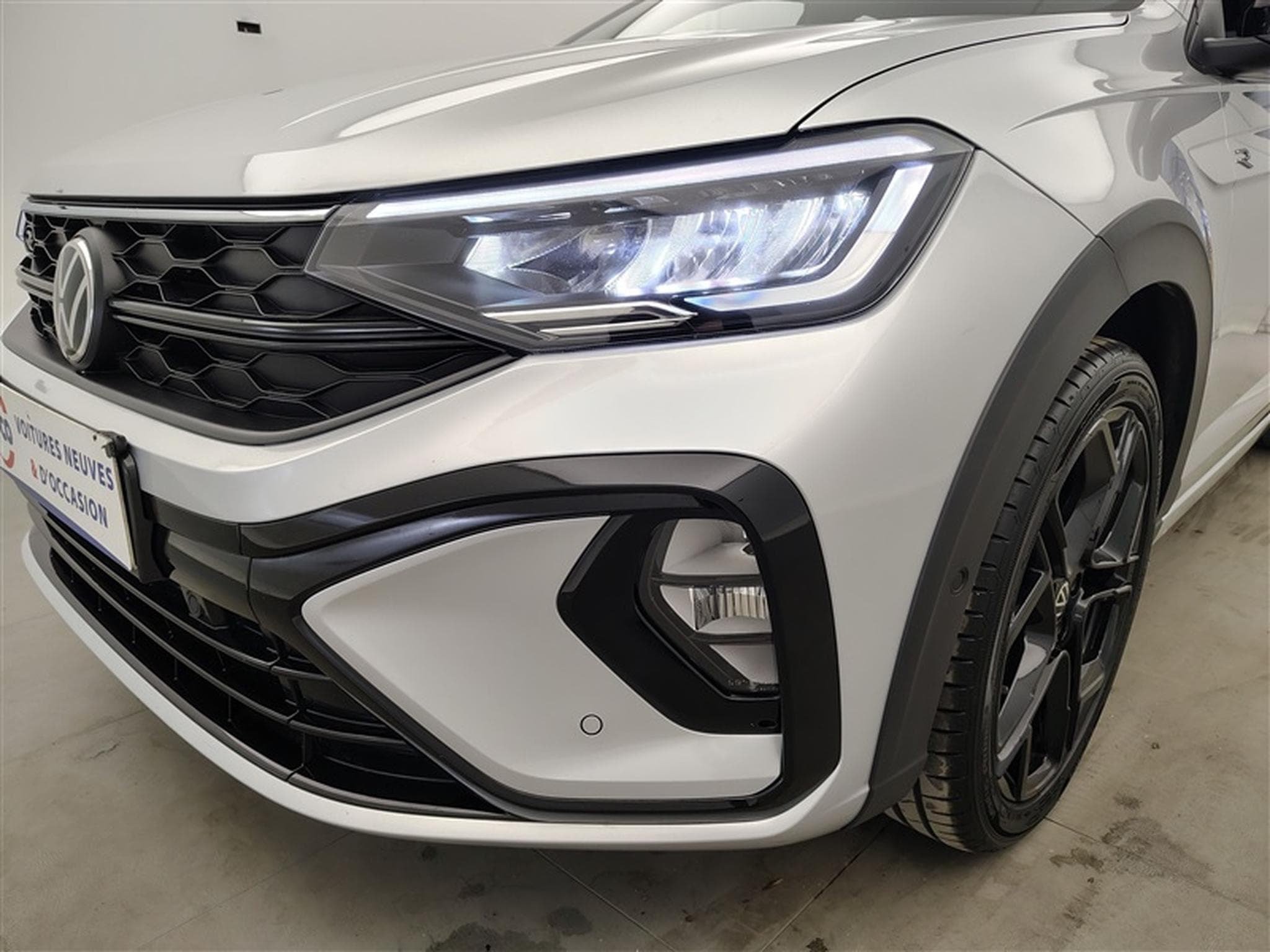 VW Taigo 1.0 TSI 115cv DSG R-Line NAVI / CARPLAY / TO PANO (2025) - Photo 15
