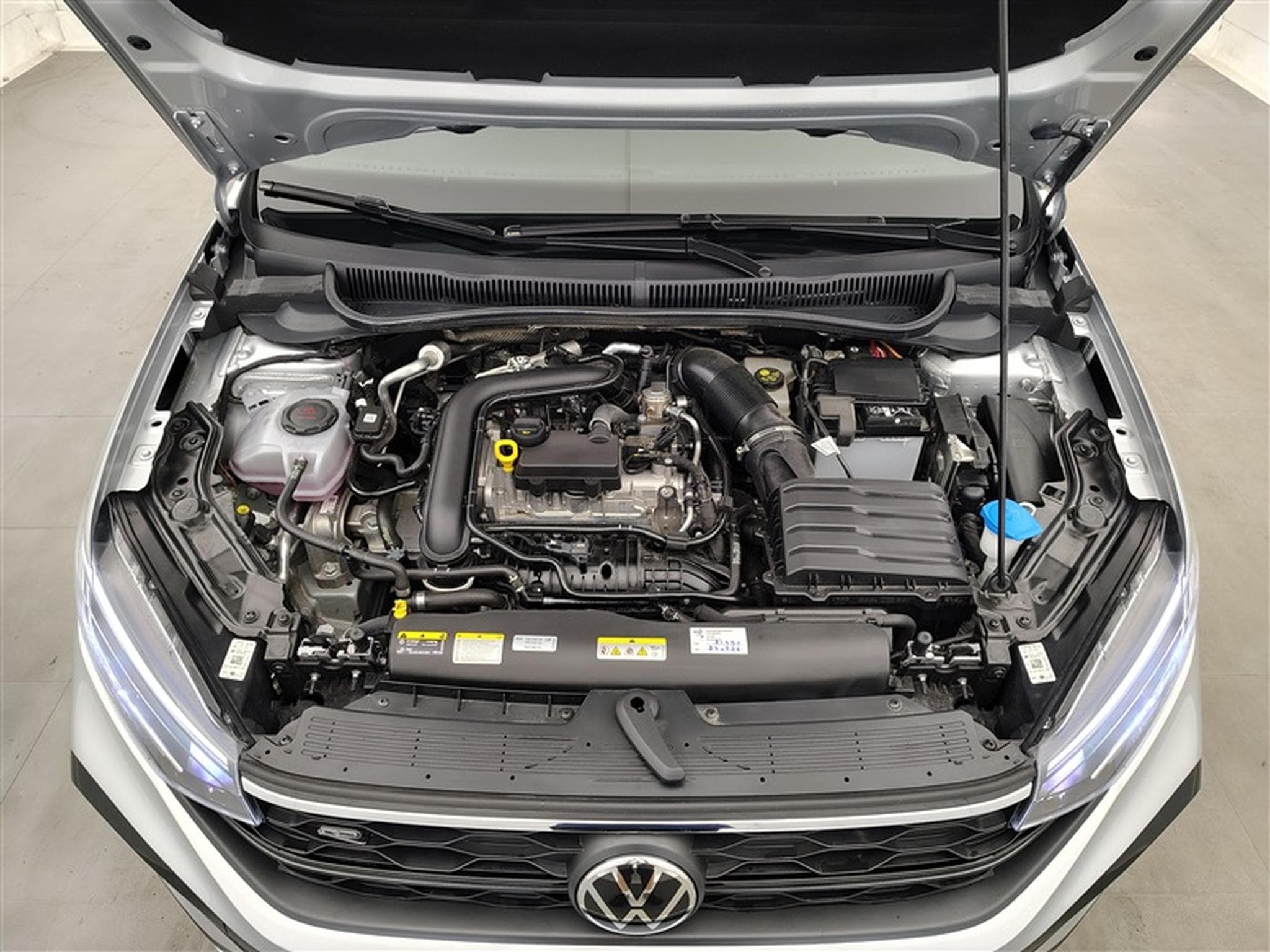 VW Taigo 1.0 TSI 115cv DSG R-Line NAVI / CARPLAY / TO PANO (2025) - Photo 19