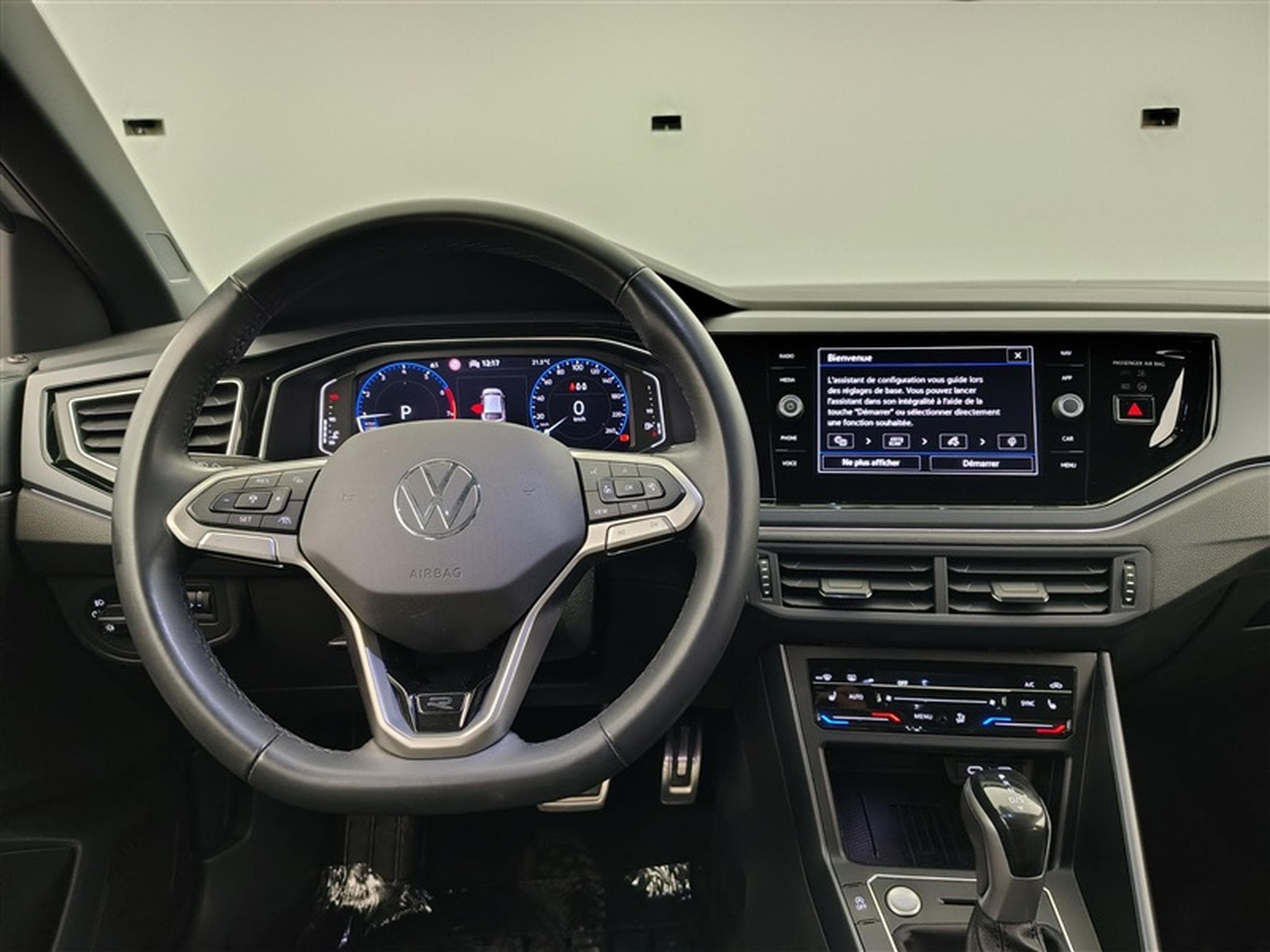 VW Taigo 1.0 TSI 115cv DSG R-Line NAVI / CARPLAY / TO PANO (2025) - Photo 9