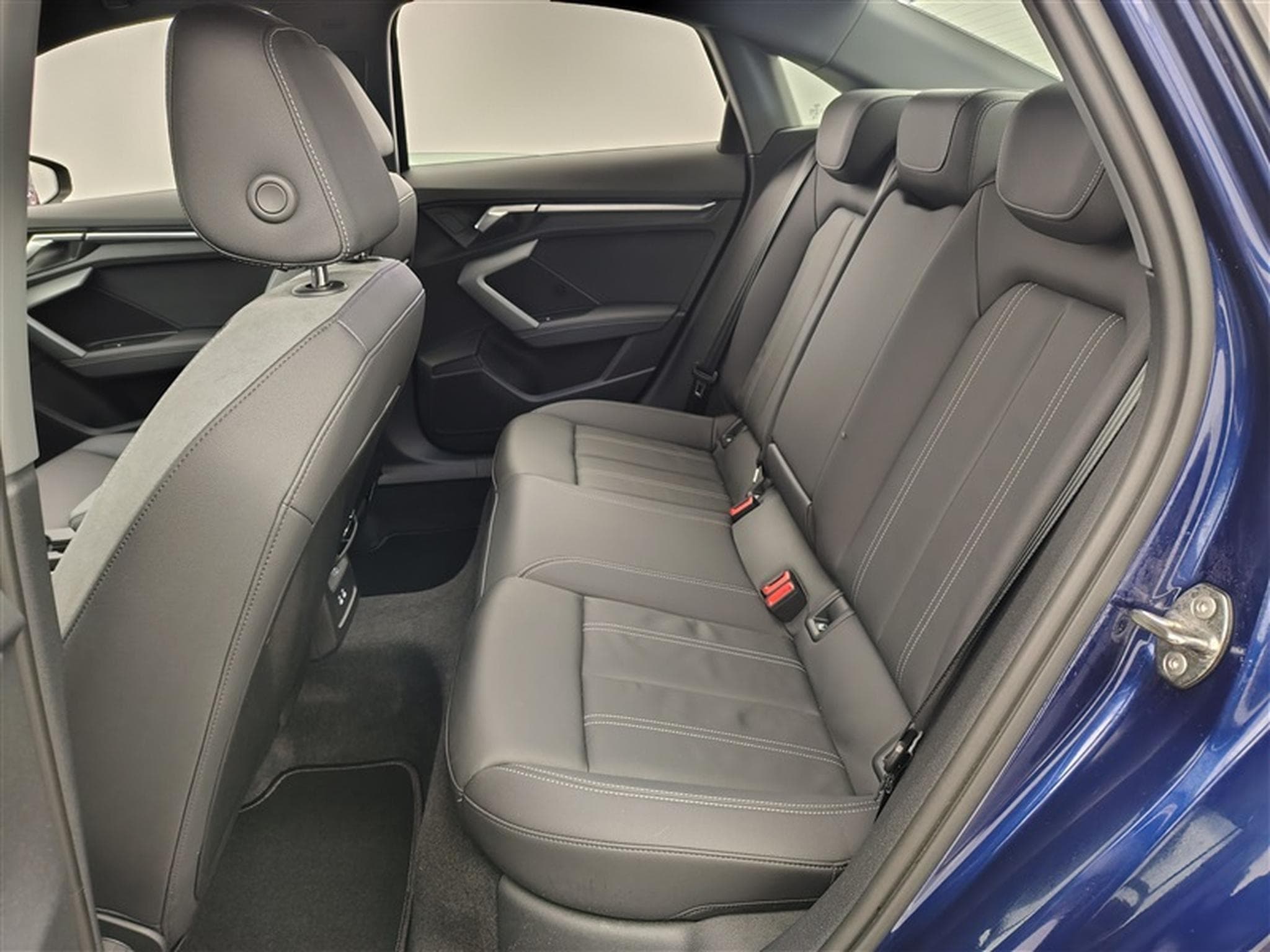 Audi A3 30 TDi  Navi Cockpit / Led / PDC (2025) - Photo 13