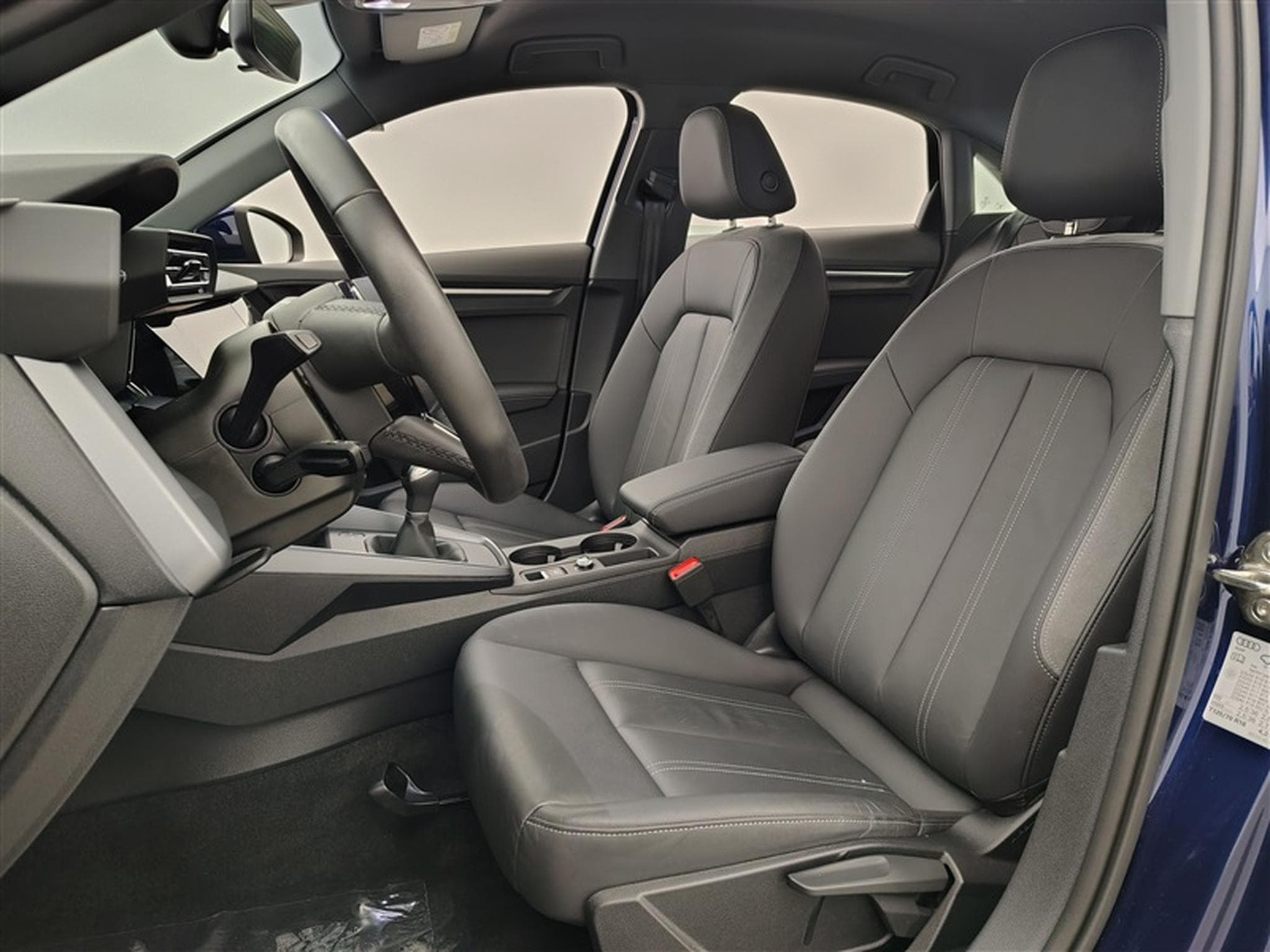 Audi A3 30 TDi  Navi Cockpit / Led / PDC (2025) - Photo 7