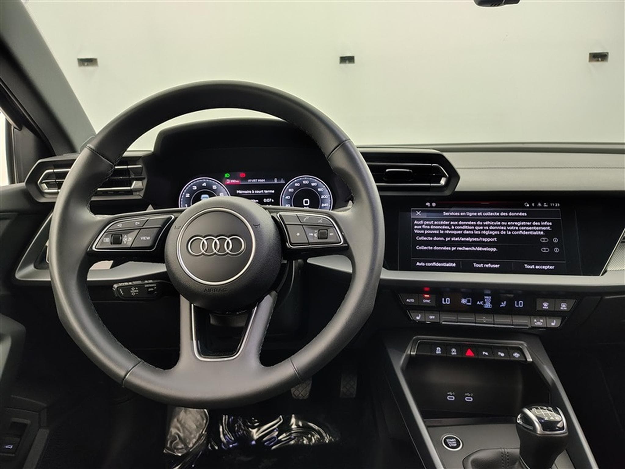 Audi A3 30 TDi  Navi Cockpit / Led / PDC (2025) - Photo 9