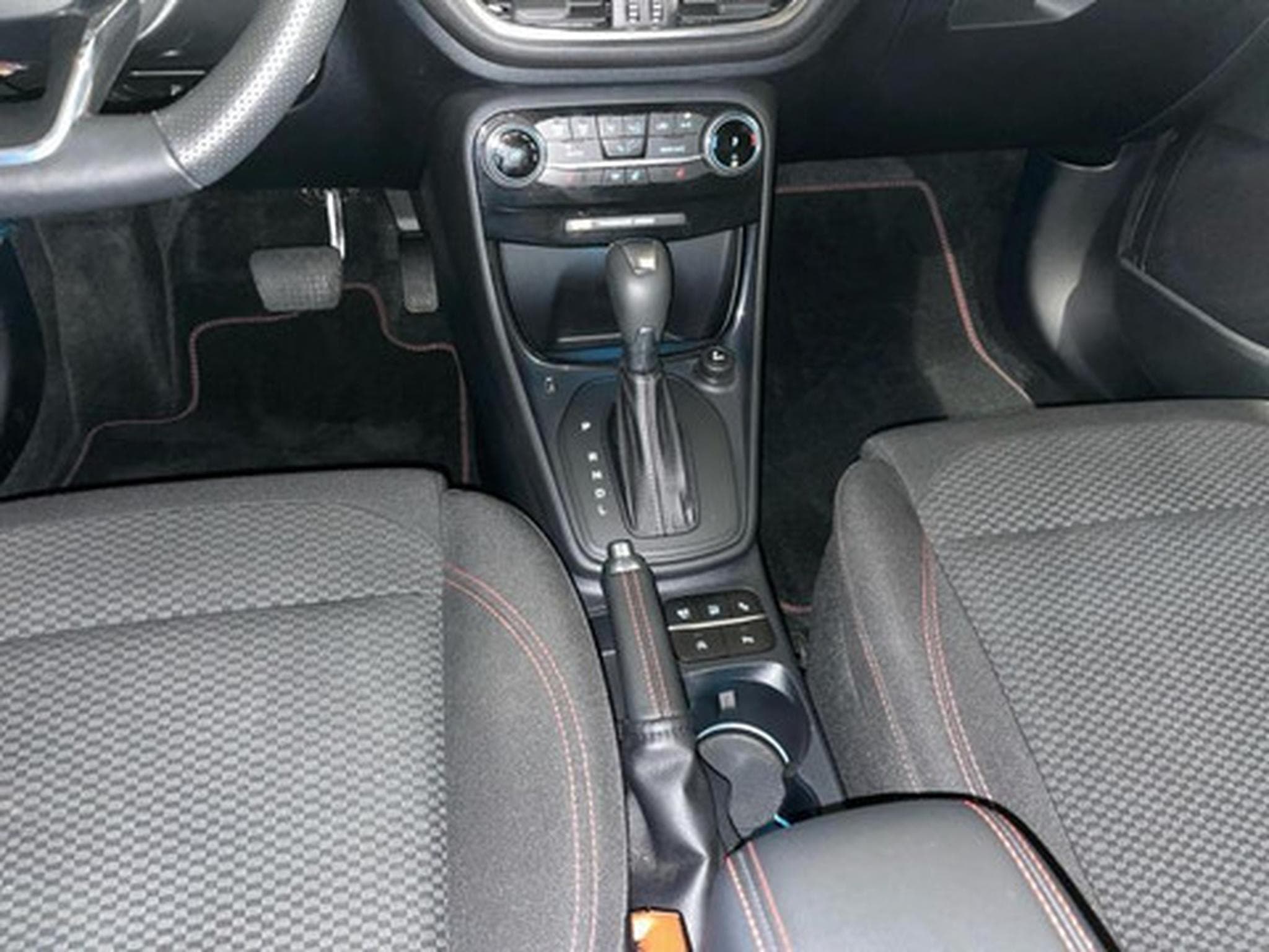 Ford Puma 1.0i Ecoboost mHEV 114kW Aut. ST-Line V (2023) - Photo 9