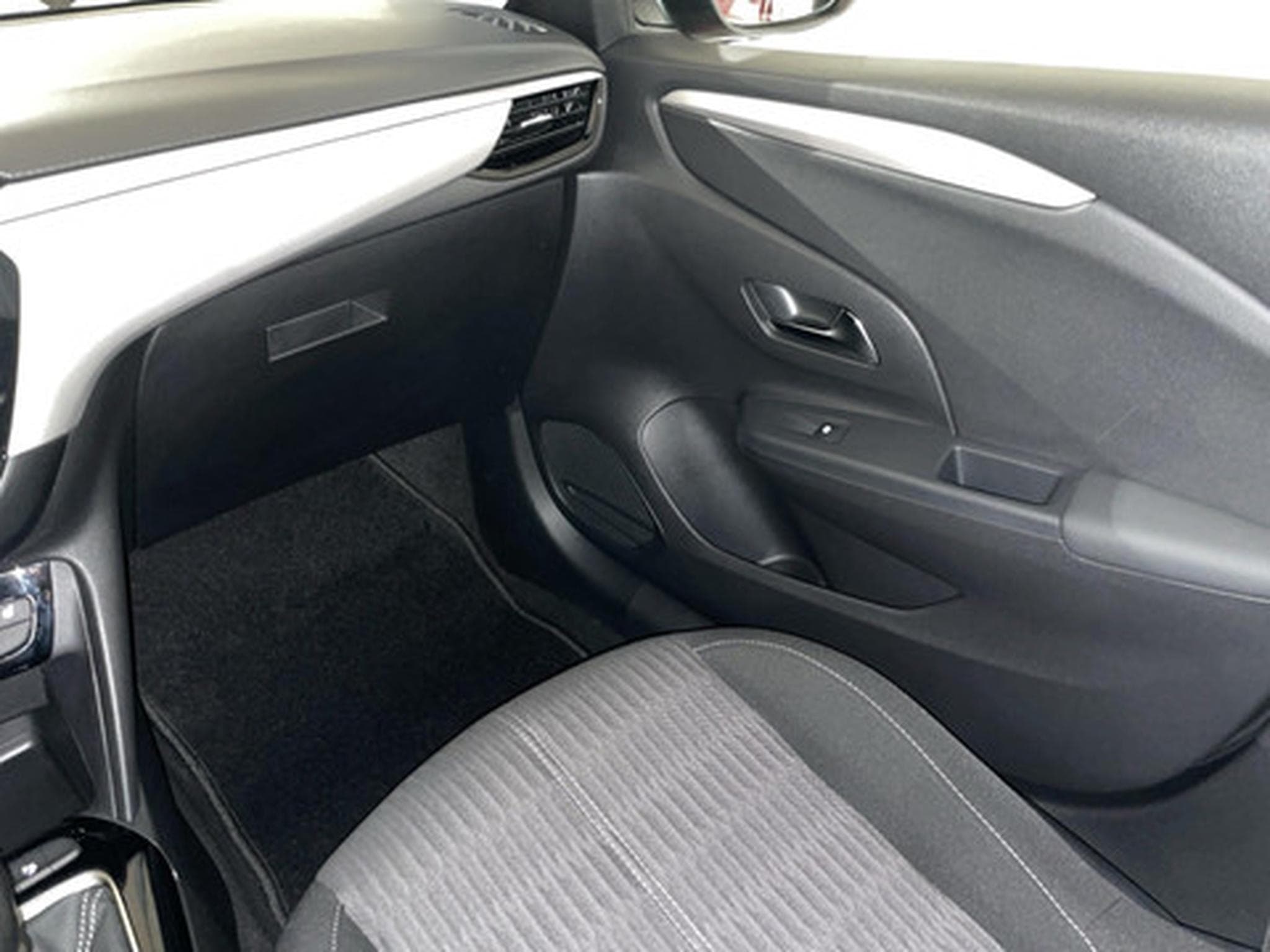 Opel Corsa 1.2 Turbo 74kW S/S (2023) - Photo 9