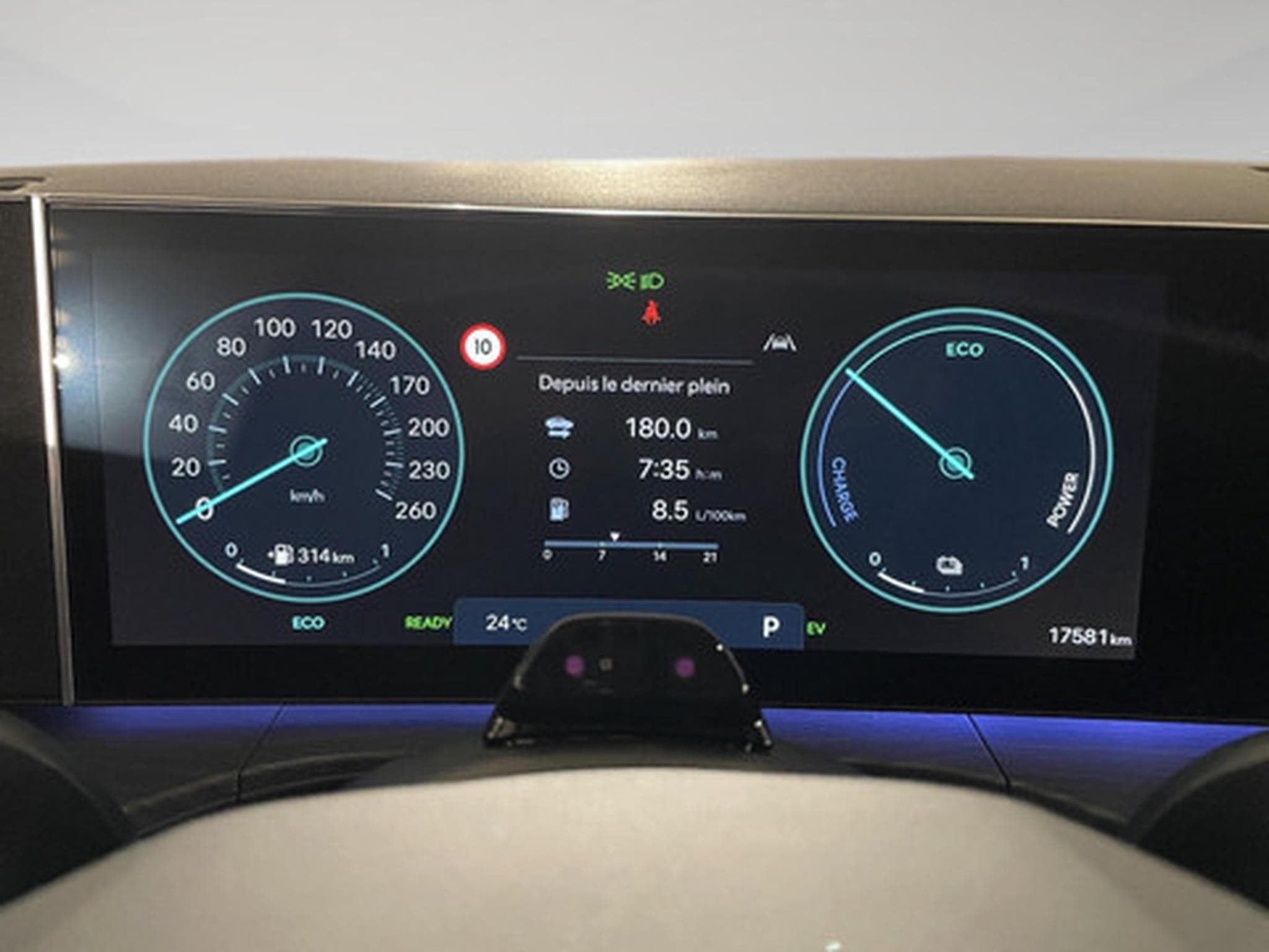 Hyundai Santa Fe 1.6 T-GDi Hybrid SHINE 7 PLACES (2025) - Photo 2