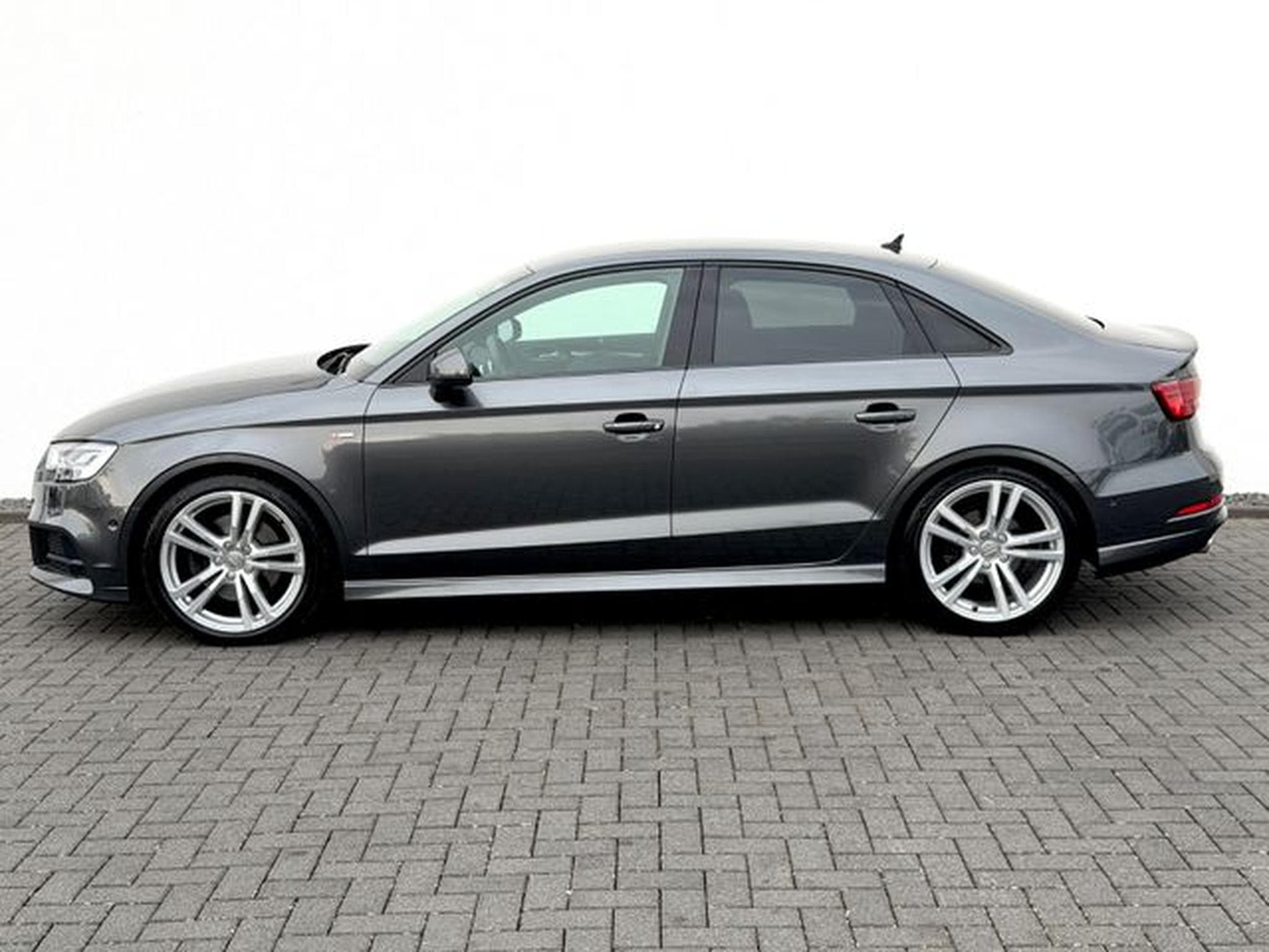 Audi A3 A3 Limousine 35 TDI S line Sport Plus Paket (2020) - Photo 8