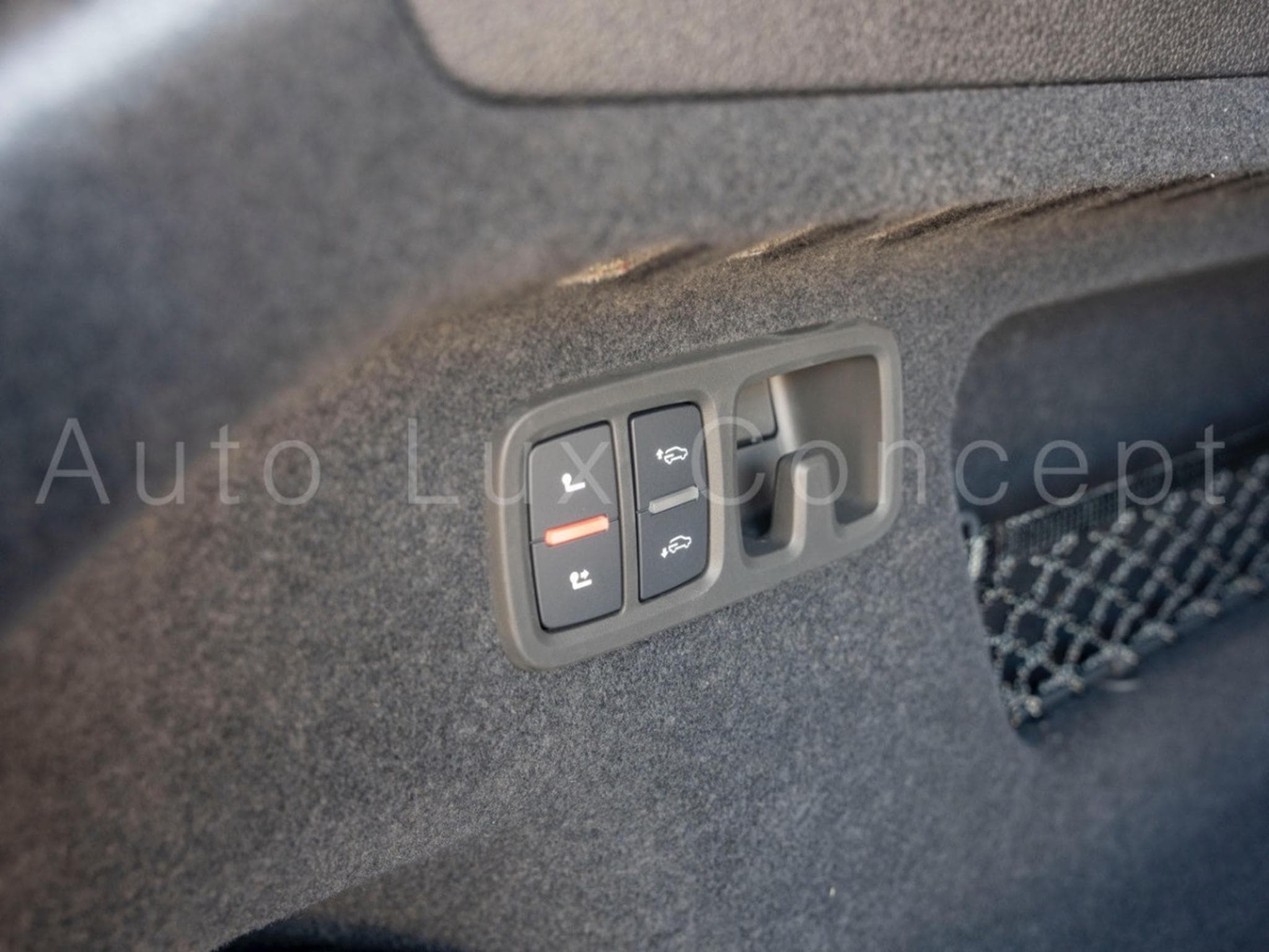 Audi RSQ8 4.0 TFSI 600 ch quattro tiptronic 8 (2022) - Photo 24