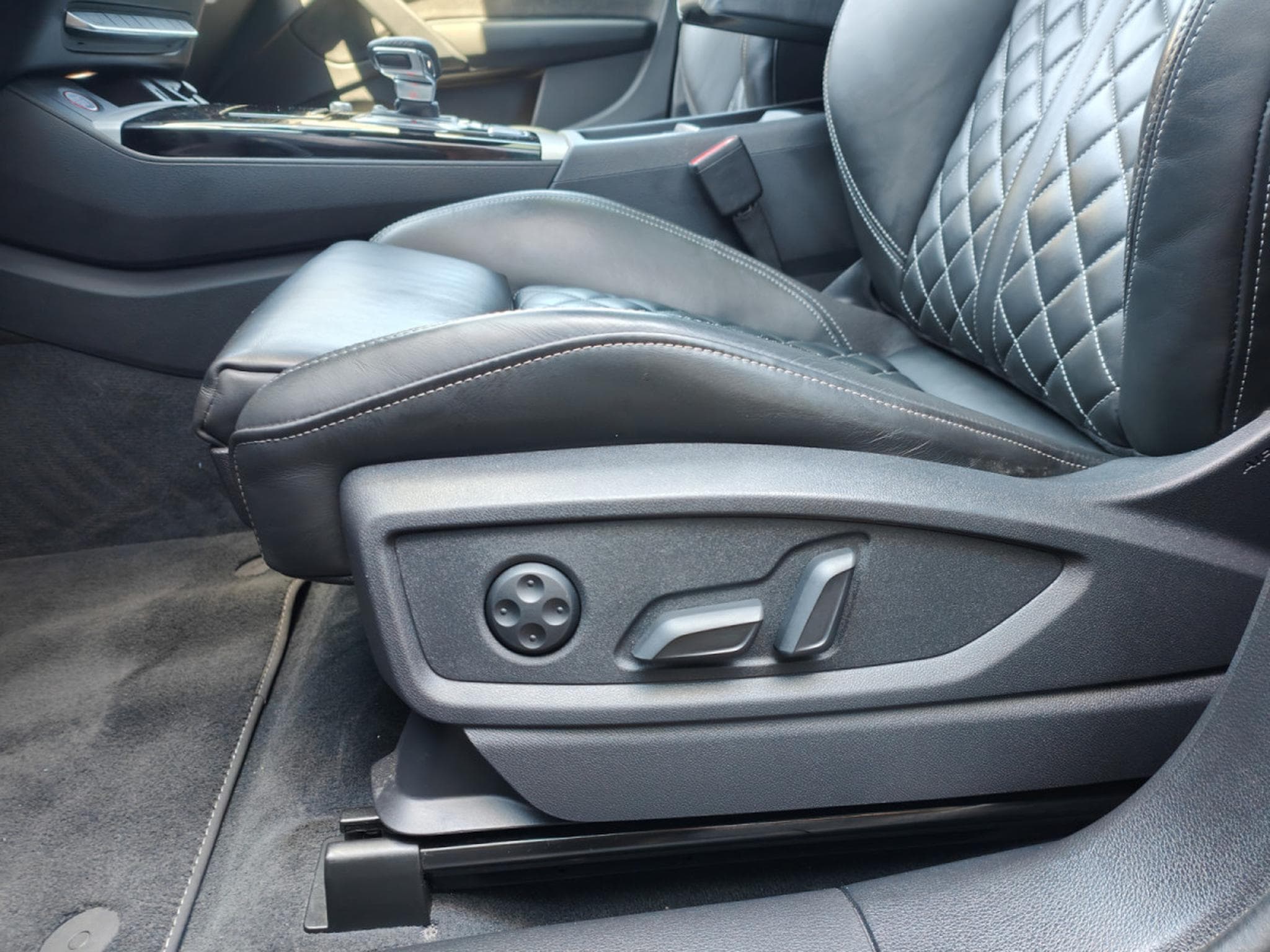Audi SQ5 3.0 TDI V6 SPORTBACK CARPLAY TOIT OUV CAMERA SIEGES ELEC CHA (2023) - Photo 12