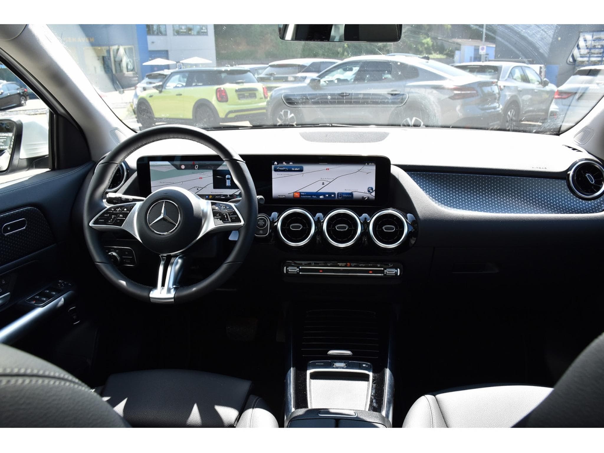 Mercedes GLA 200 CDI Progressive 8G-Tronic PANO CHFF ADD LANE GPS CAM 1° MAIN (2024) - Photo 10