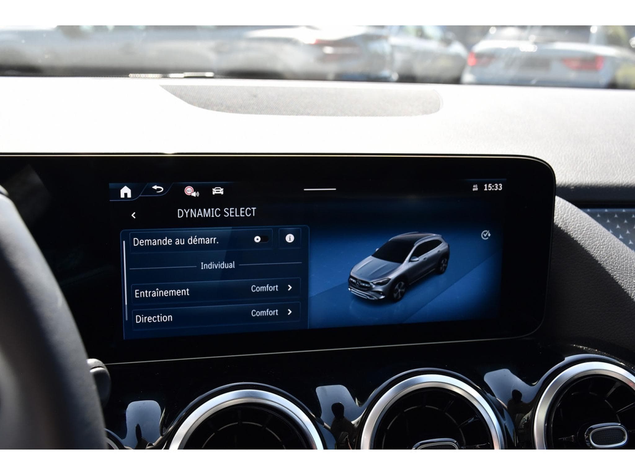 Mercedes GLA 200 CDI Progressive 8G-Tronic PANO CHFF ADD LANE GPS CAM 1° MAIN (2024) - Photo 16