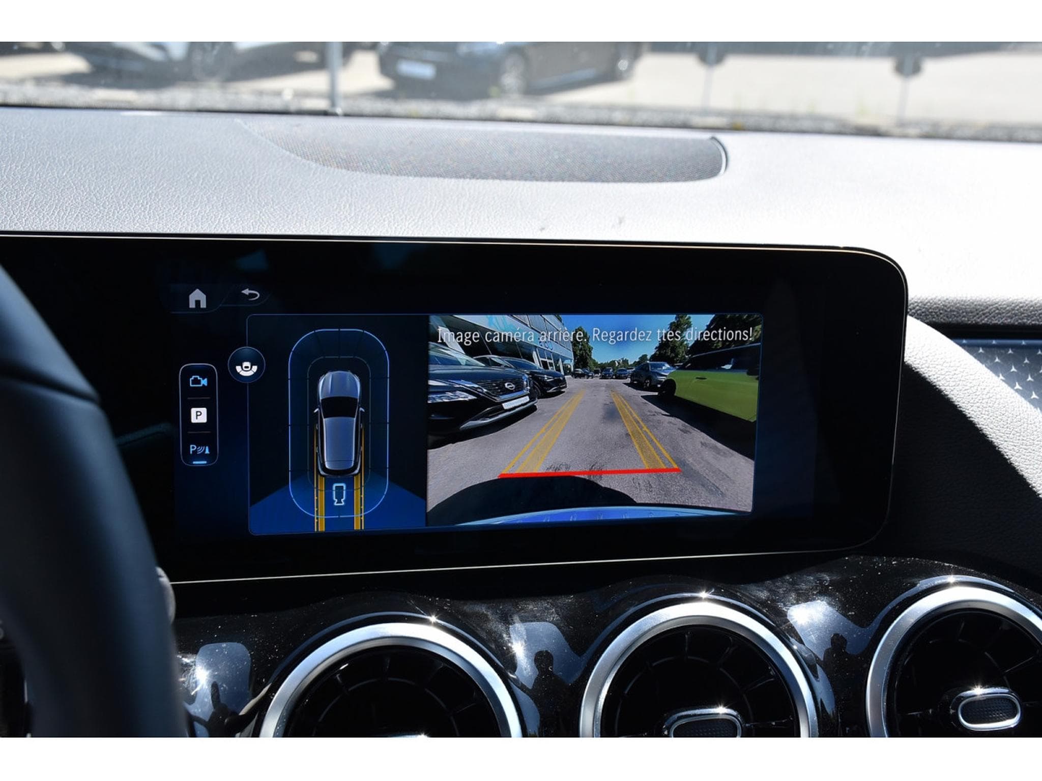 Mercedes GLA 200 CDI Progressive 8G-Tronic PANO CHFF ADD LANE GPS CAM 1° MAIN (2024) - Photo 17