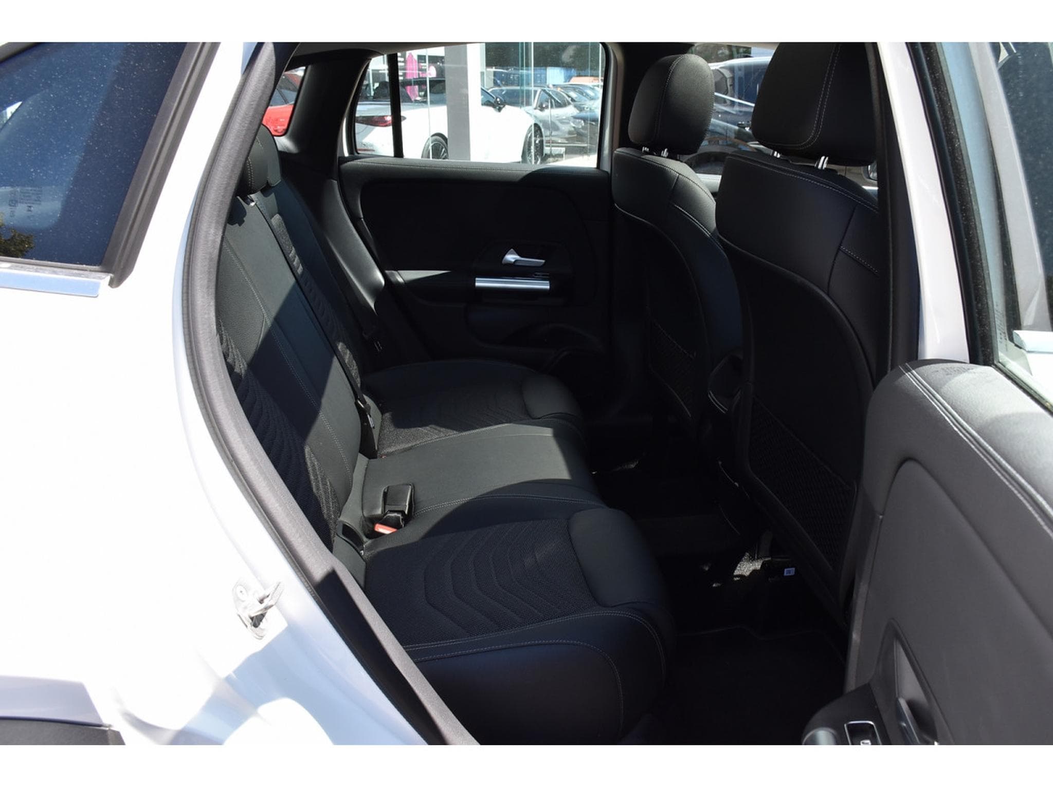 Mercedes GLA 200 CDI Progressive 8G-Tronic PANO CHFF ADD LANE GPS CAM 1° MAIN (2024) - Photo 8