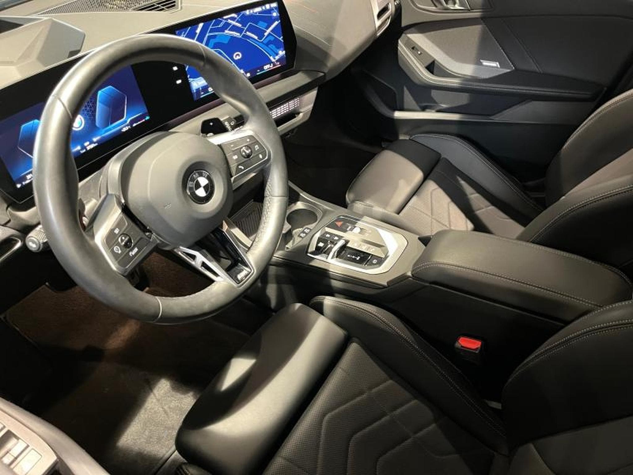 BMW 120 120d (2024) - Photo 10
