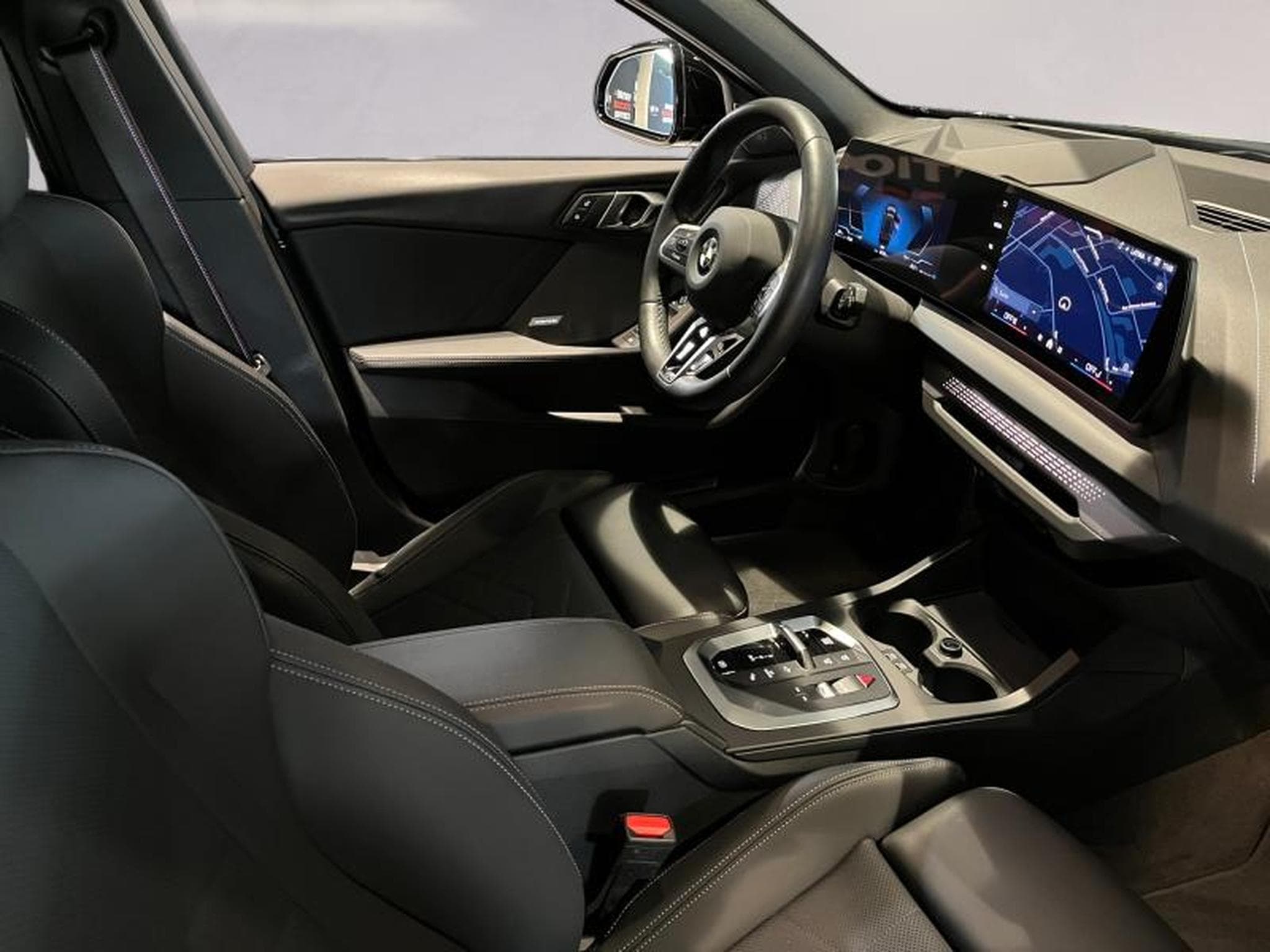 BMW 120 120d (2024) - Photo 12