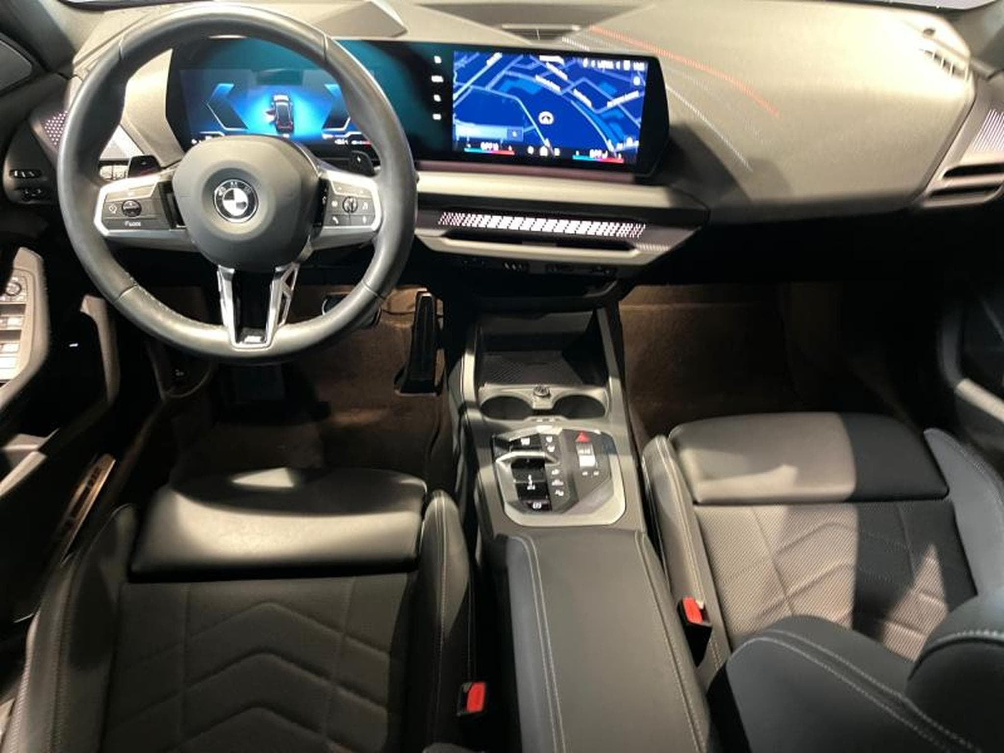 BMW 120 120d (2024) - Photo 8