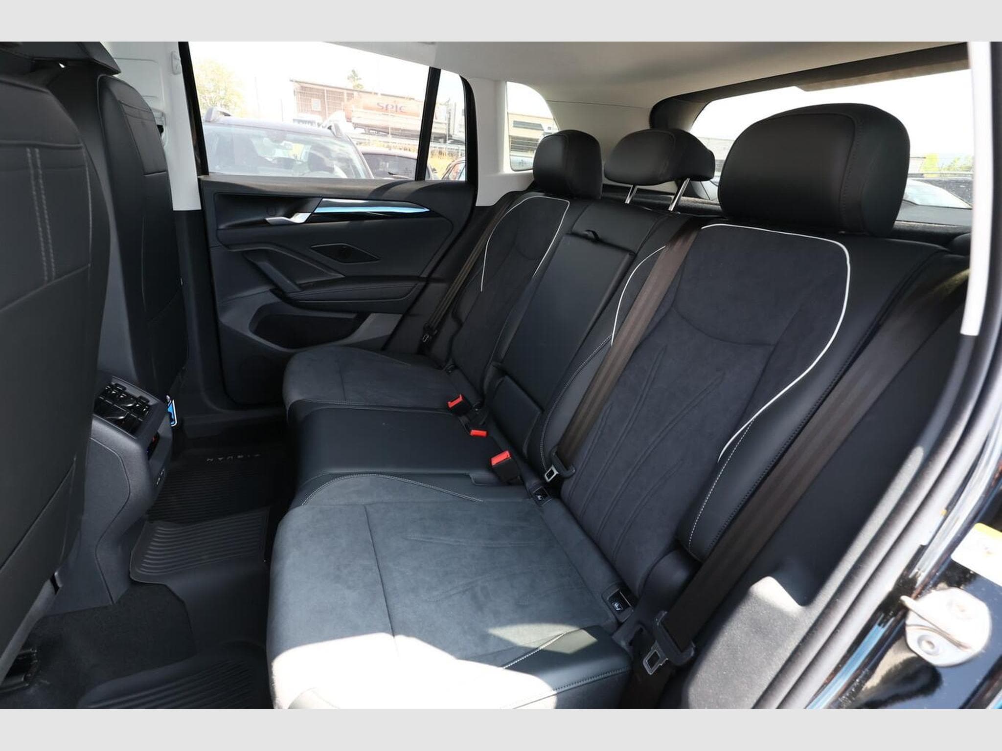 VW Tiguan Eleg. 4M Nav (2026) - Photo 10
