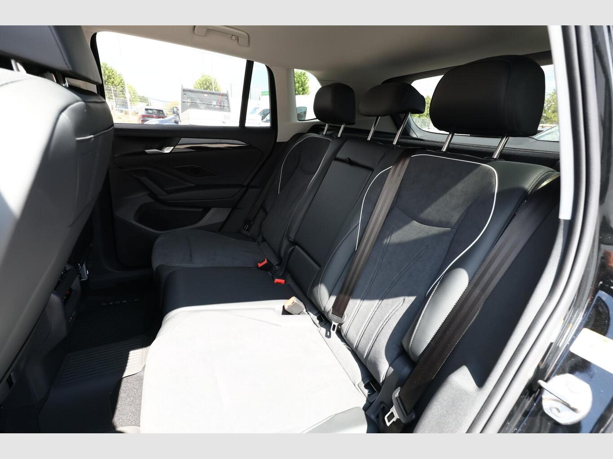 VW Tiguan Eleg. 4M Nav (2026) - Photo 10