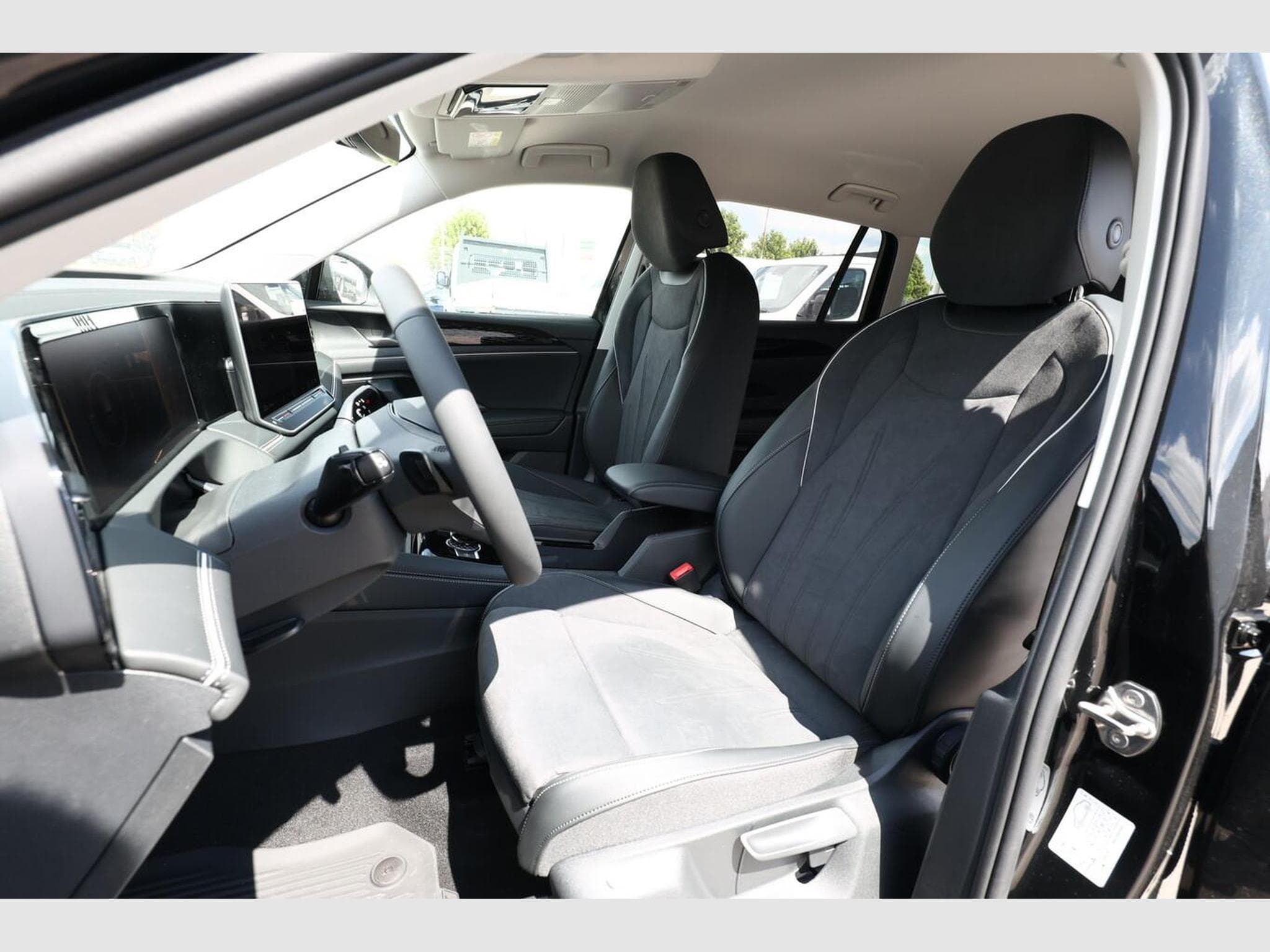 VW Tiguan Eleg. 4M Nav (2026) - Photo 6