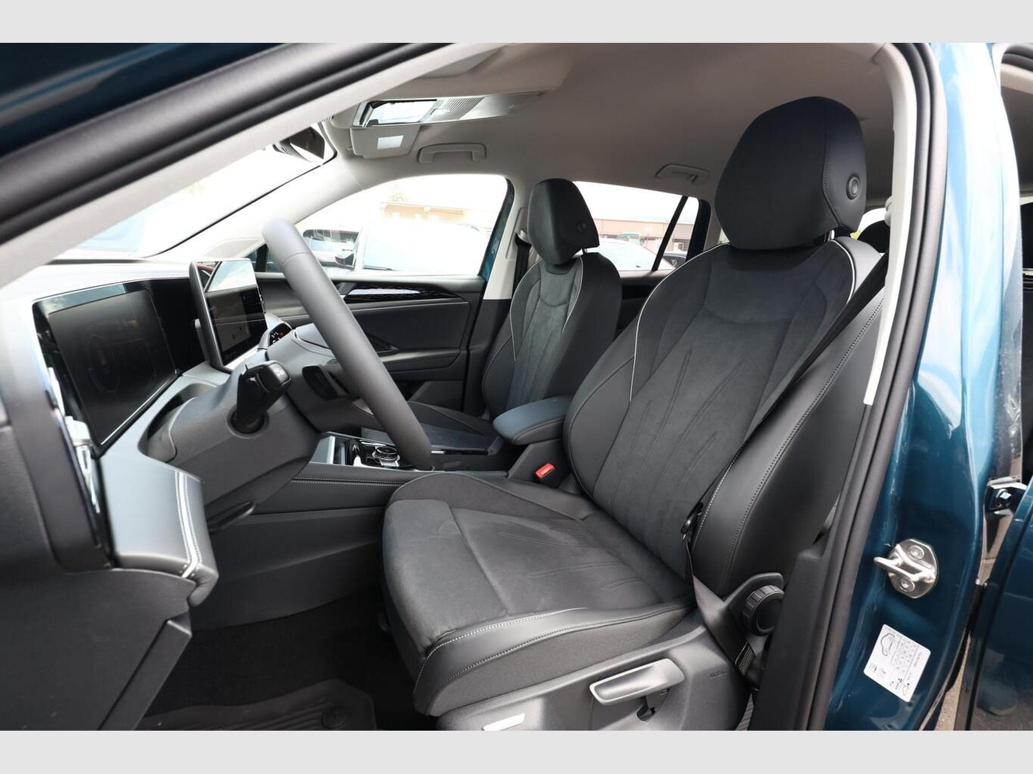 VW Tiguan Eleg. 4M Nav (2026) - Photo 6
