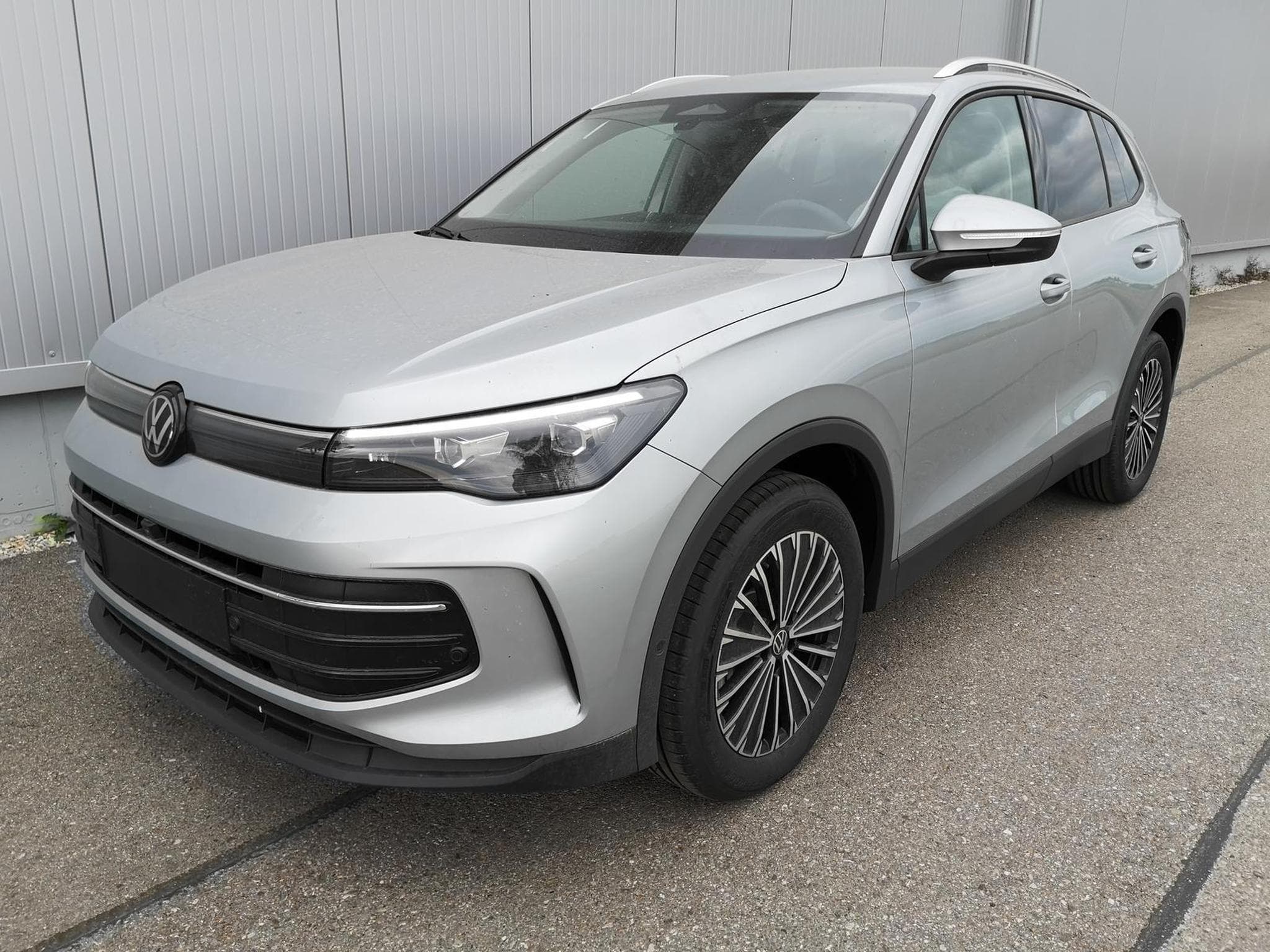 VW Tiguan 2.0 TDI 110 kW Life (2026) - Photo 1