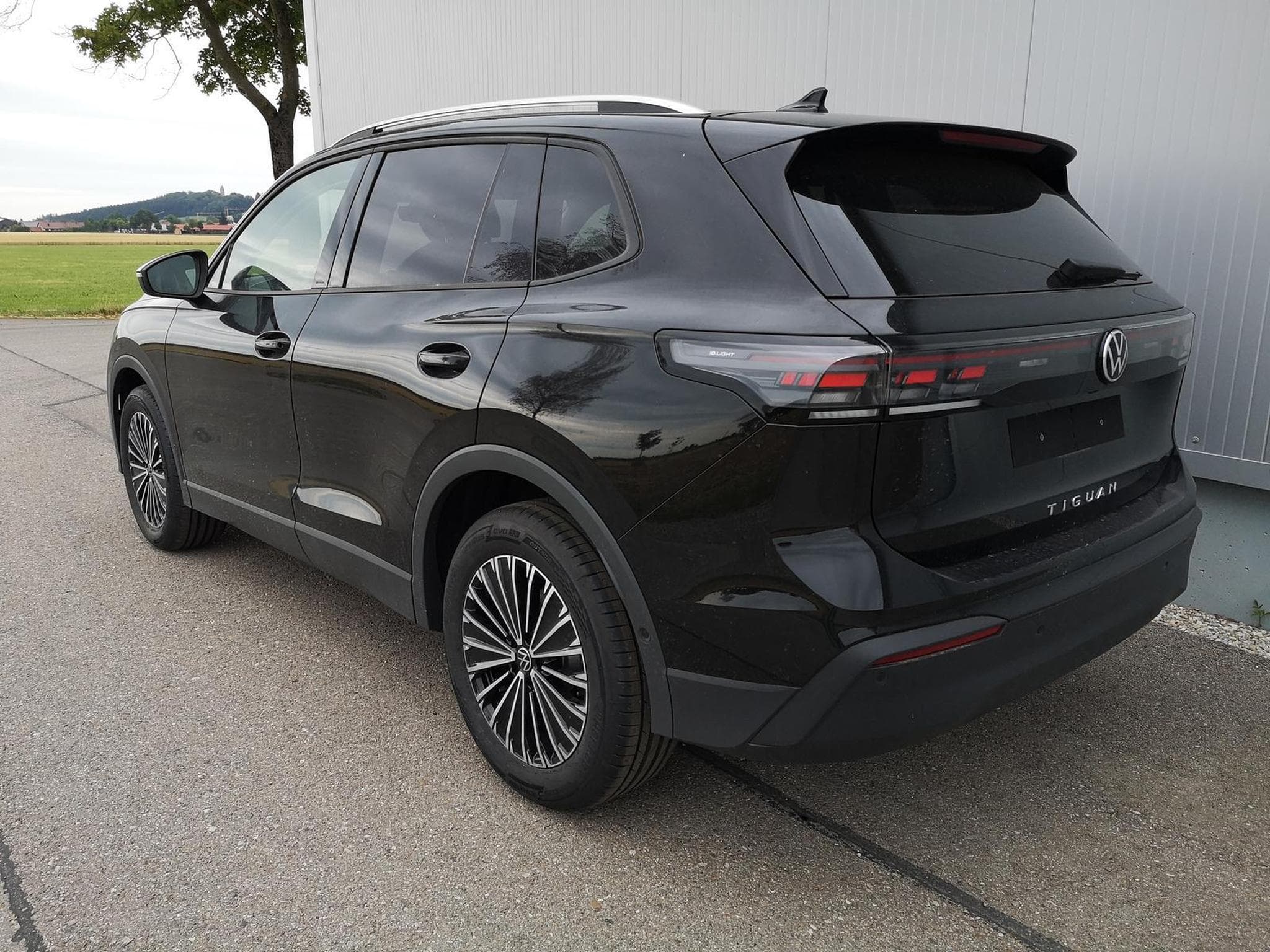 VW Tiguan 2.0 TDI 110 kW Life (2026) - Photo 2