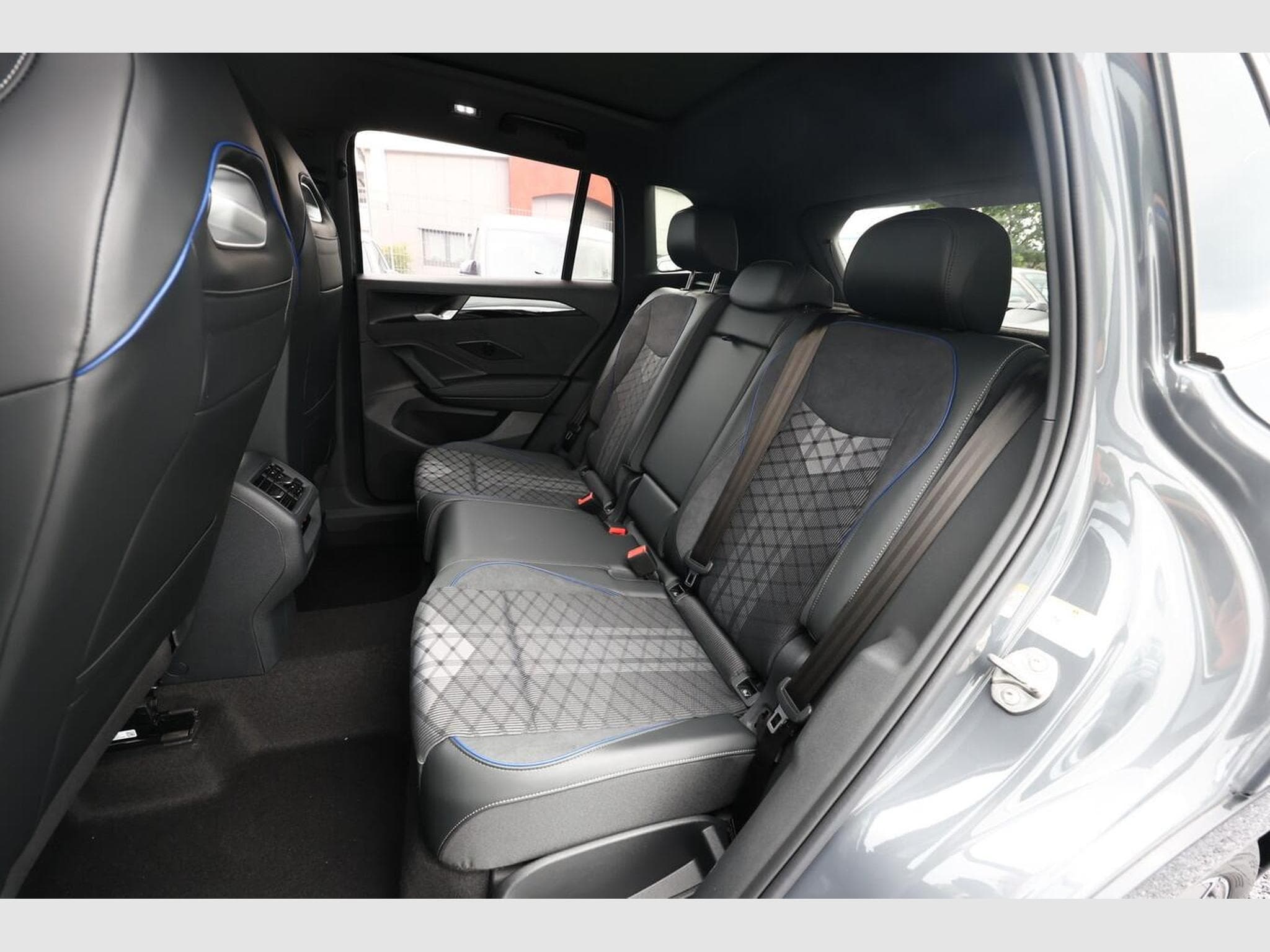 VW Tiguan R-Line (2026) - Photo 10