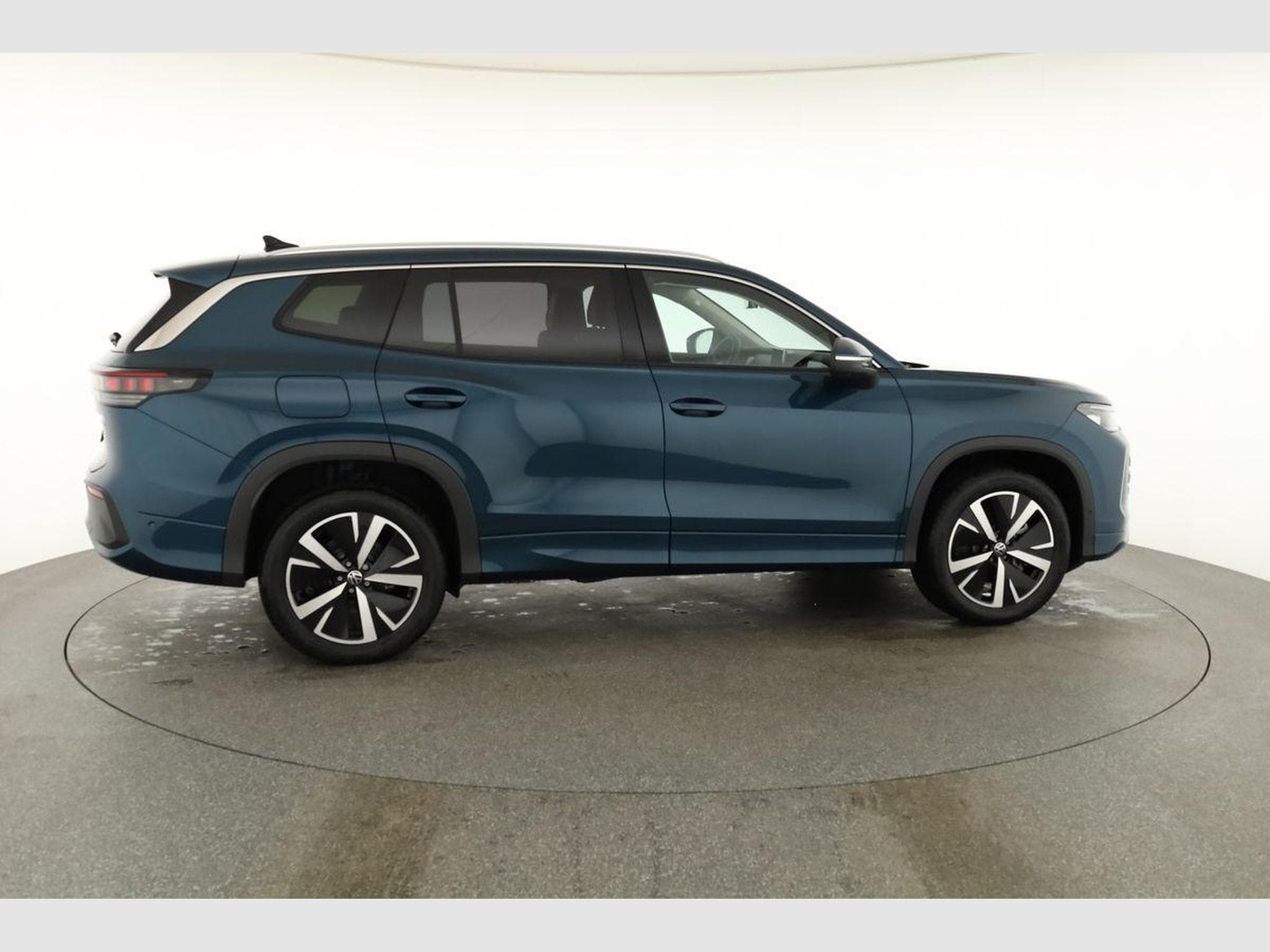 VW Tayron 1.5 TSI eHybrid 150 kW Life (2025) - Photo 24