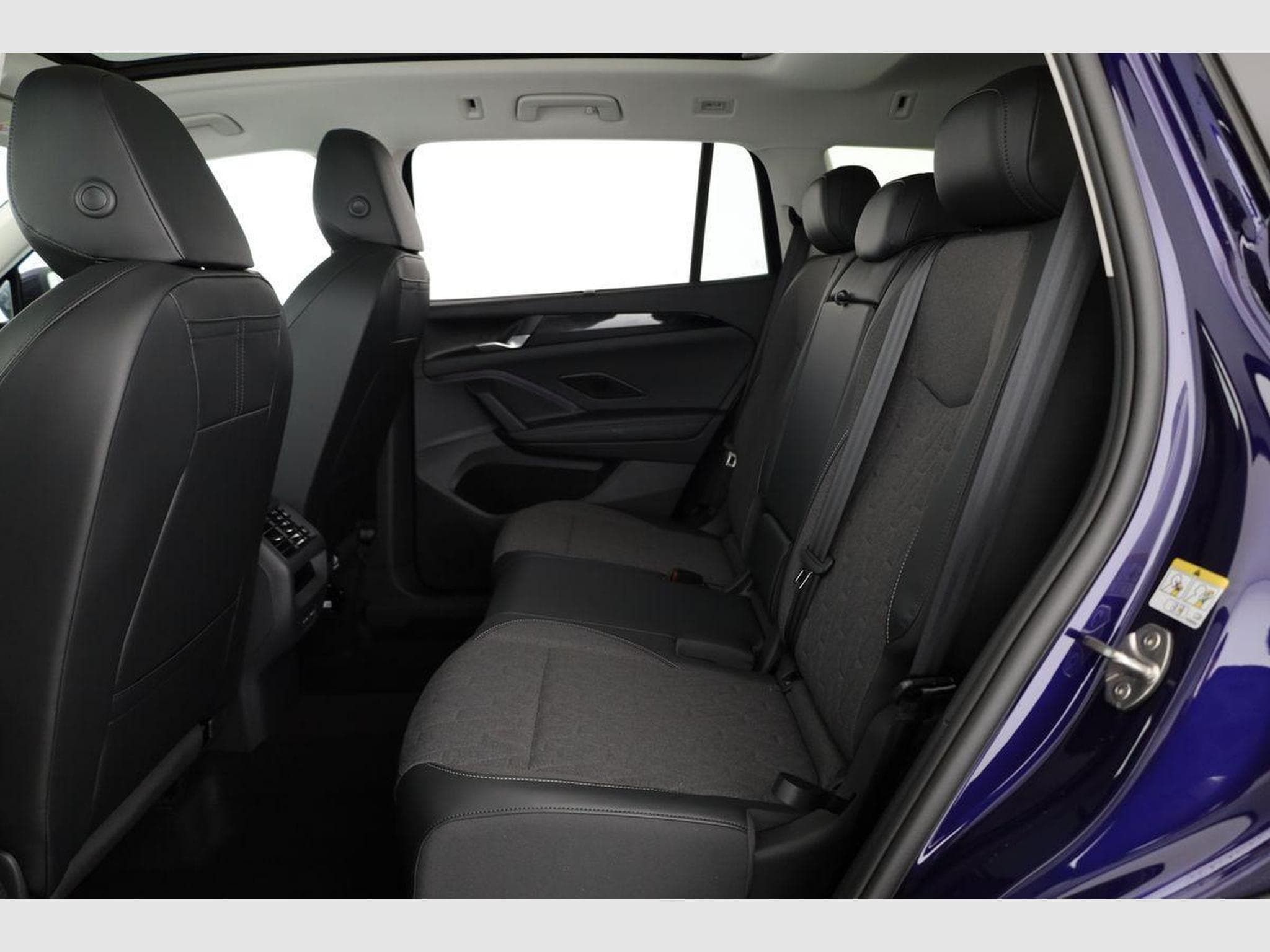 VW Tayron 1.5 TSI eHybrid 150 kW Life (2025) - Photo 11