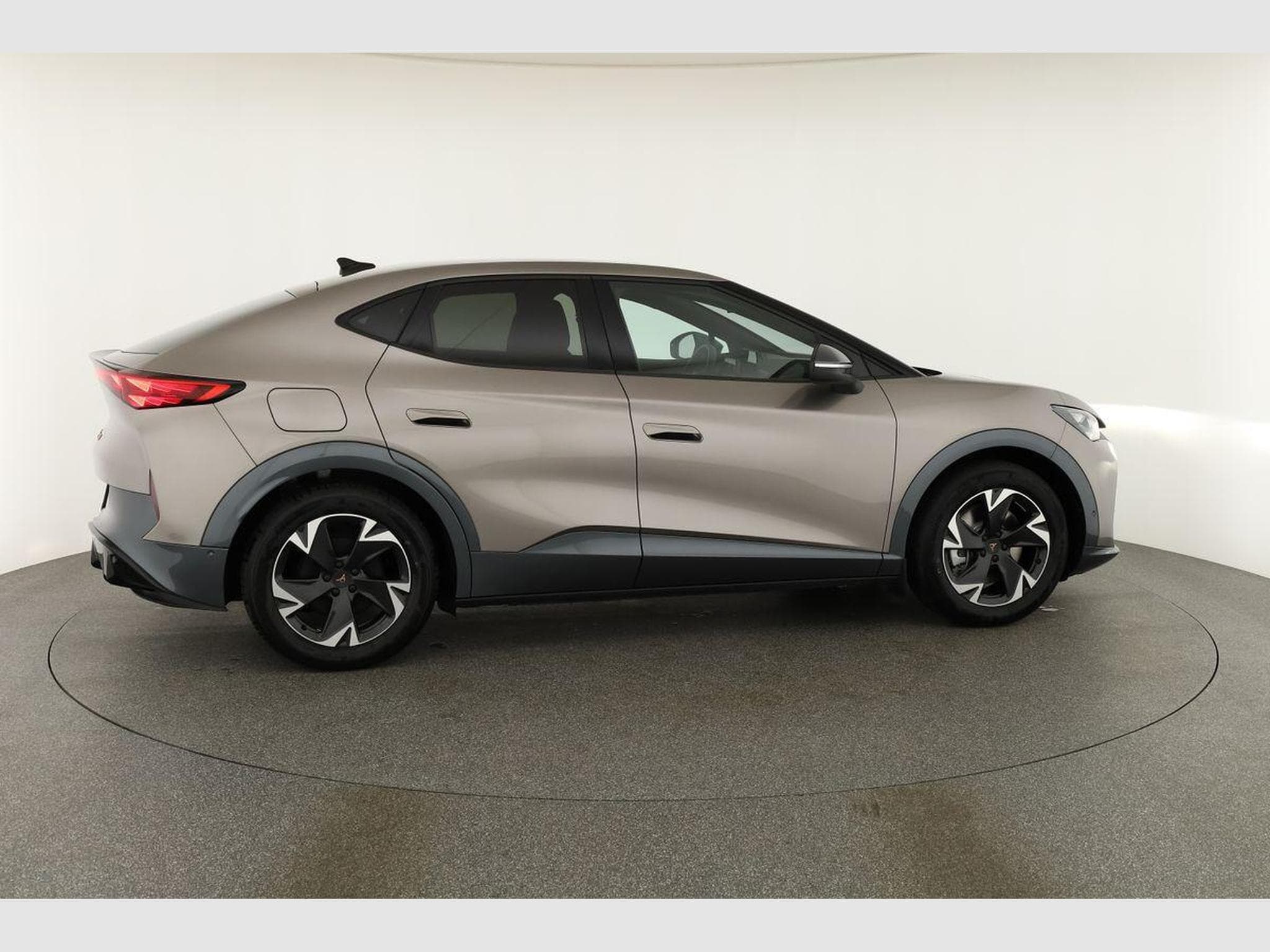 Cupra Tavascan 210 kW Endurance (2026) - Photo 19