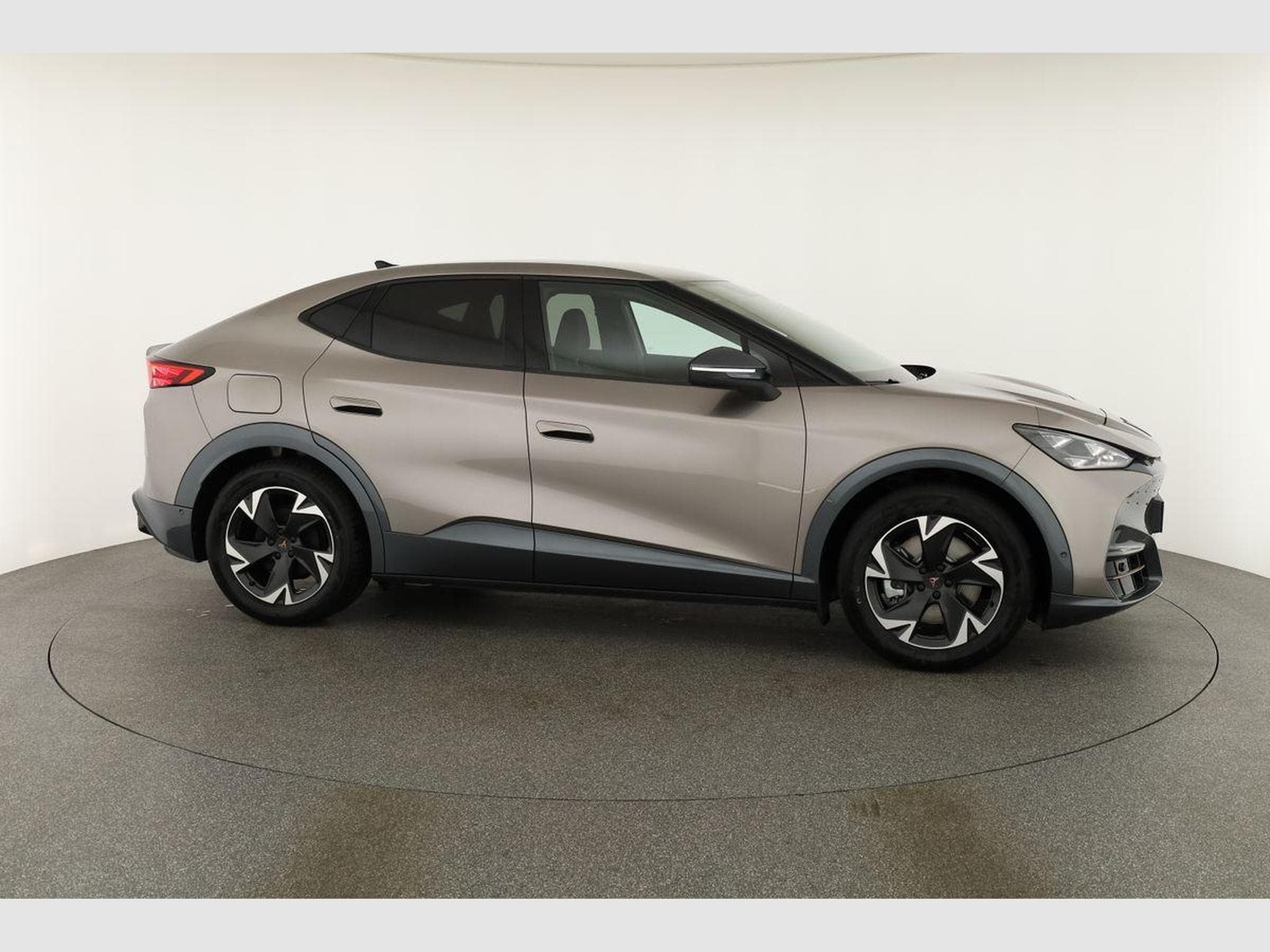 Cupra Tavascan 210 kW Endurance (2026) - Photo 21