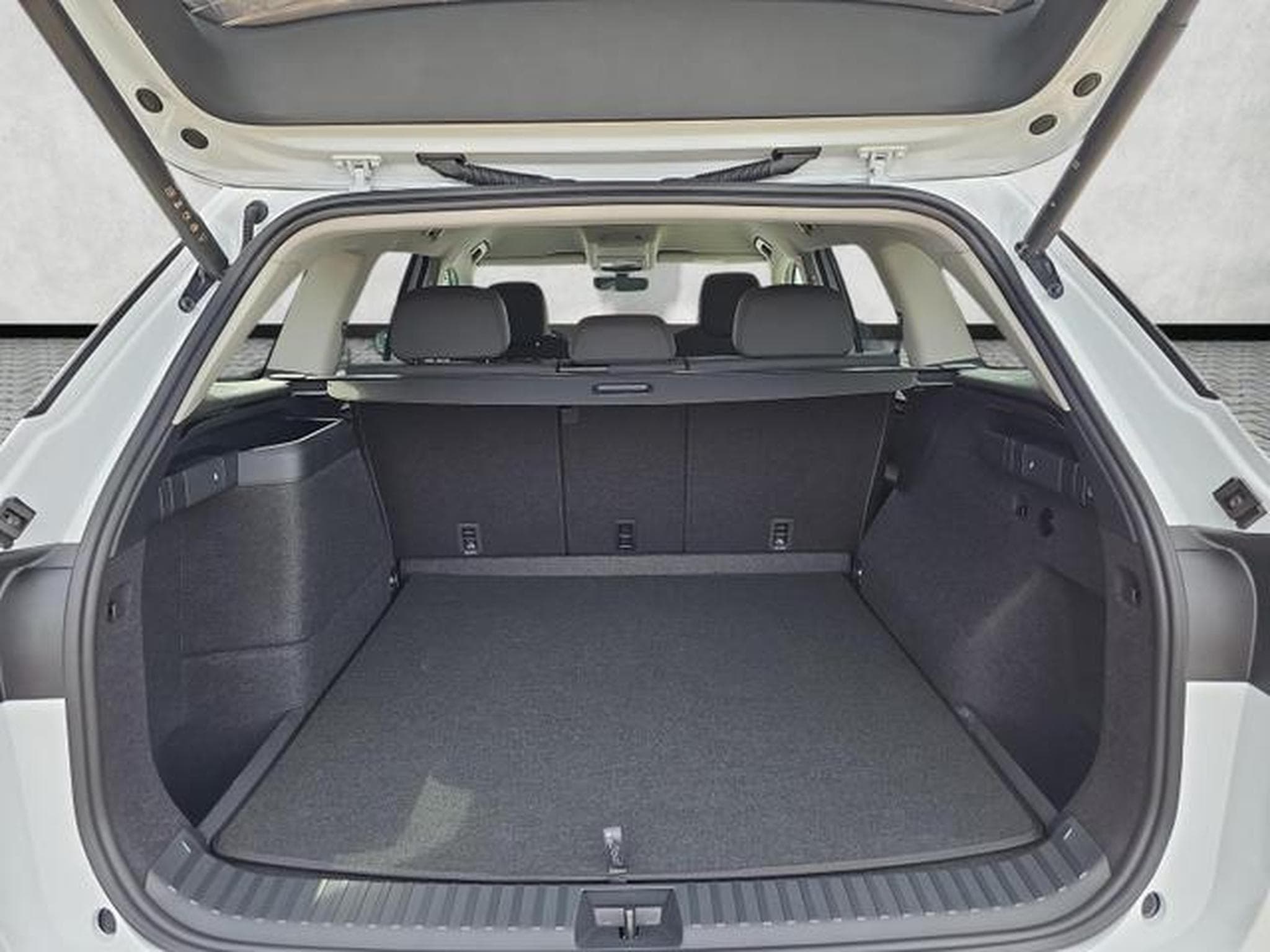 Skoda Kodiaq 1.5 TSI iV 150 kW Selection (2026) - Photo 14